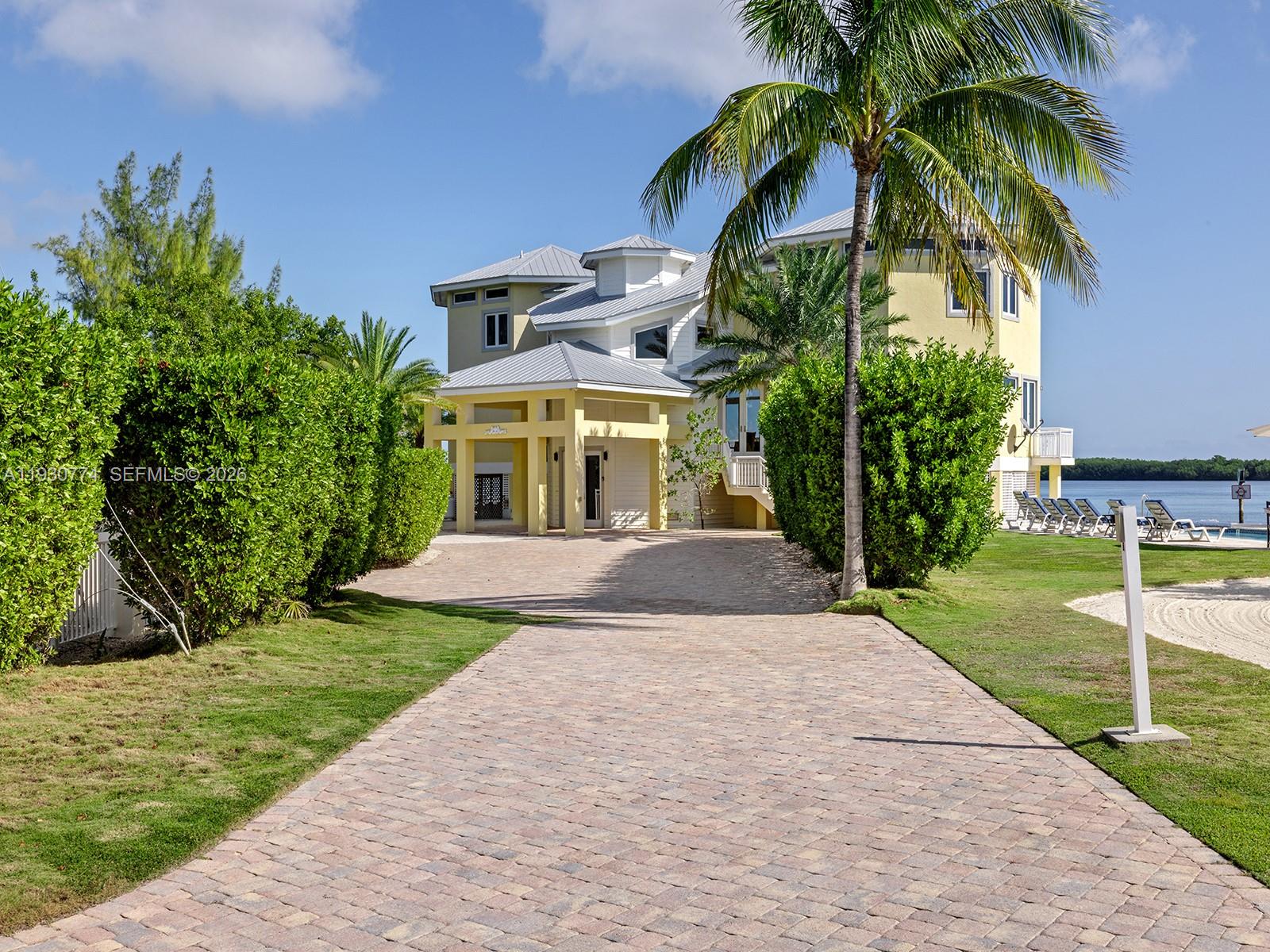 OCEAN ISLE ESTATE - Residential