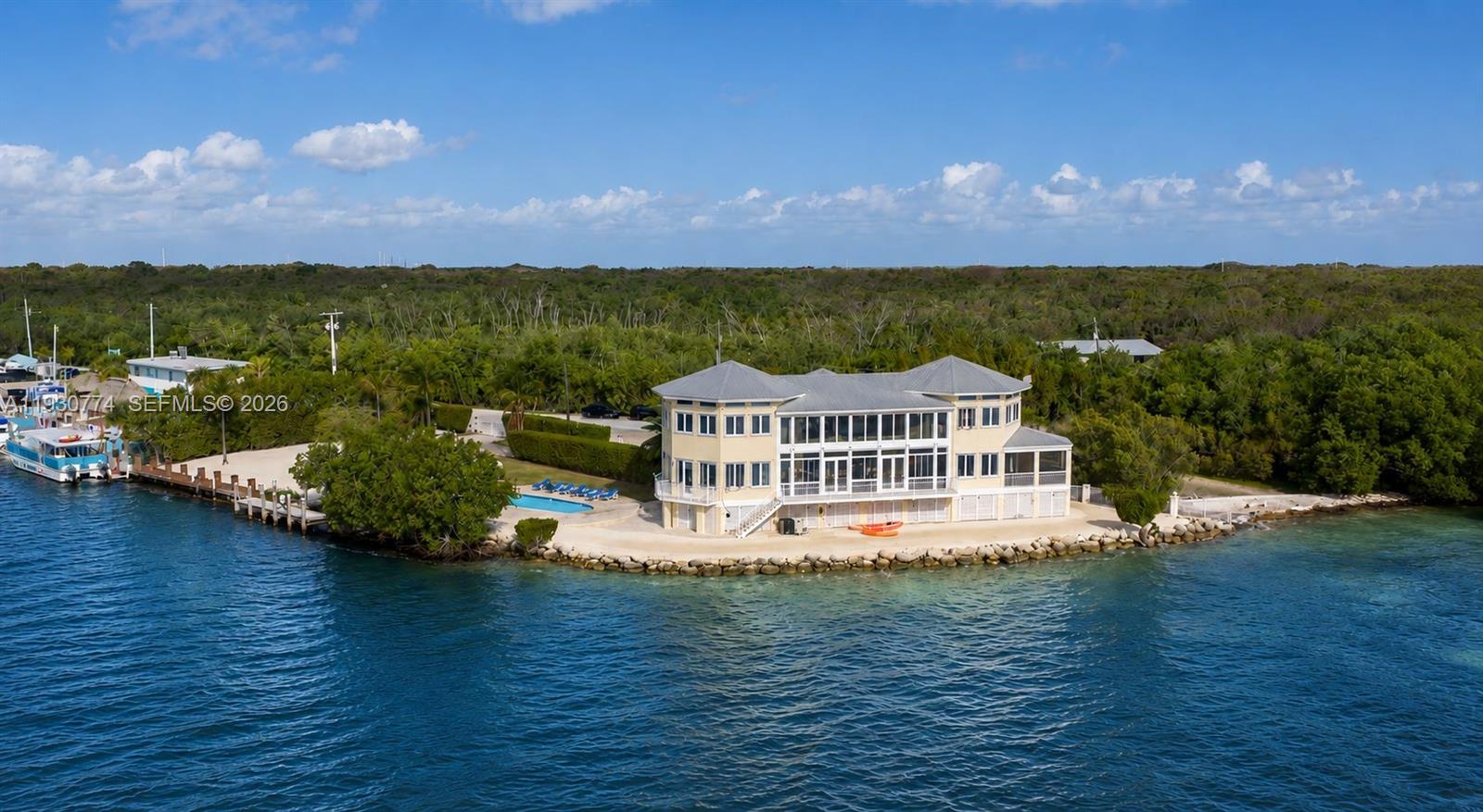 OCEAN ISLE ESTATE - Residential