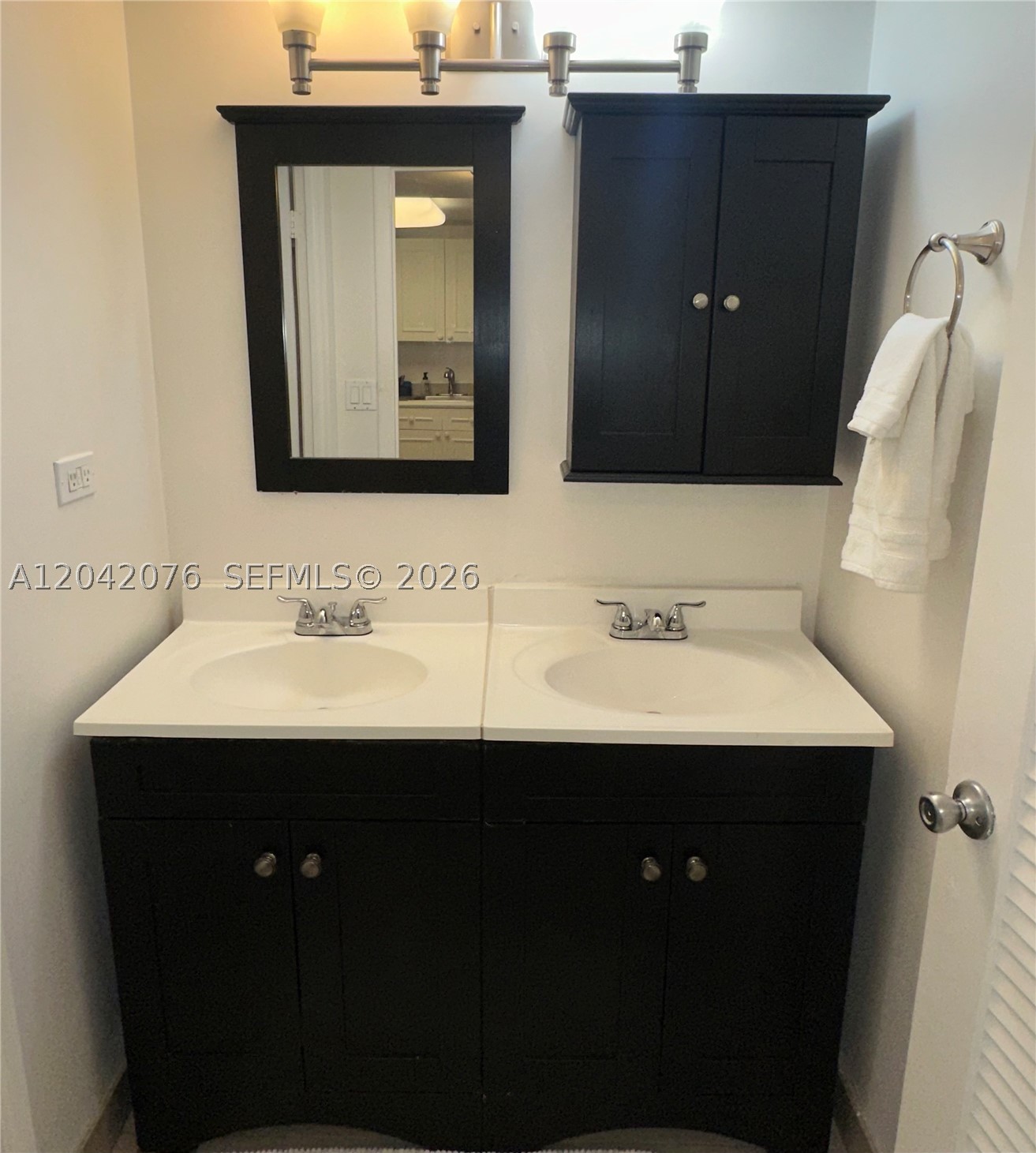 RONEY PALACE CONDO - Residential Lease