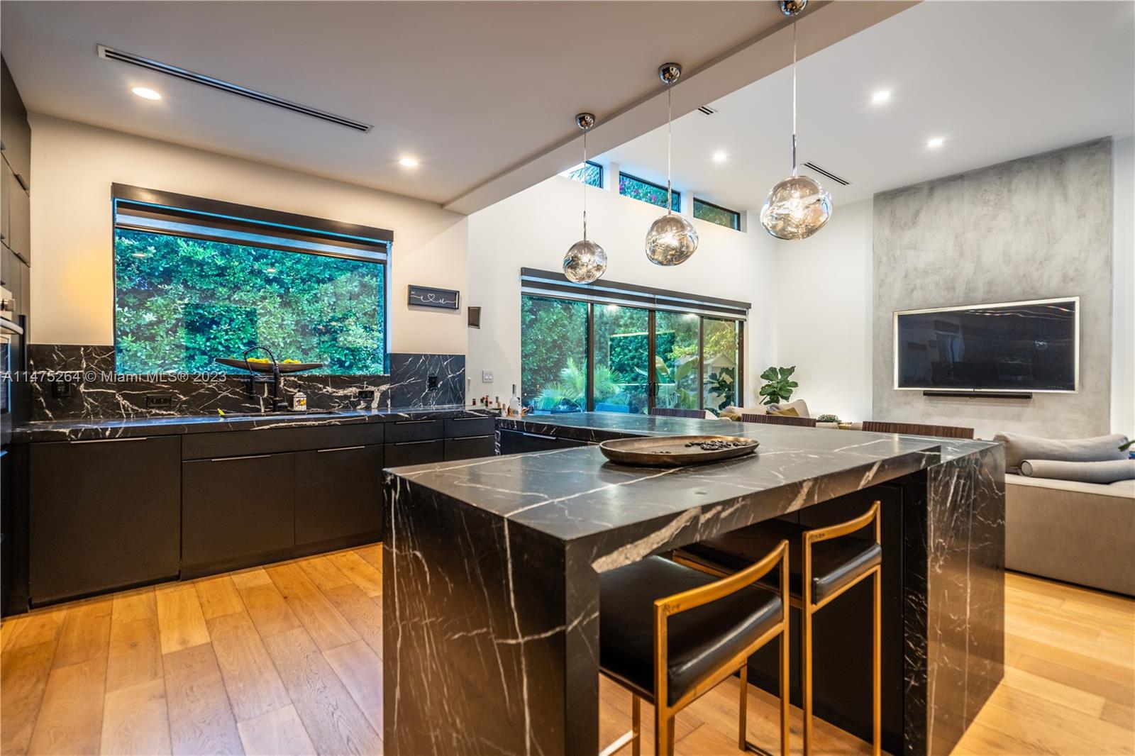 SHADOWLAWN EXTENSION SUB - Residential Lease