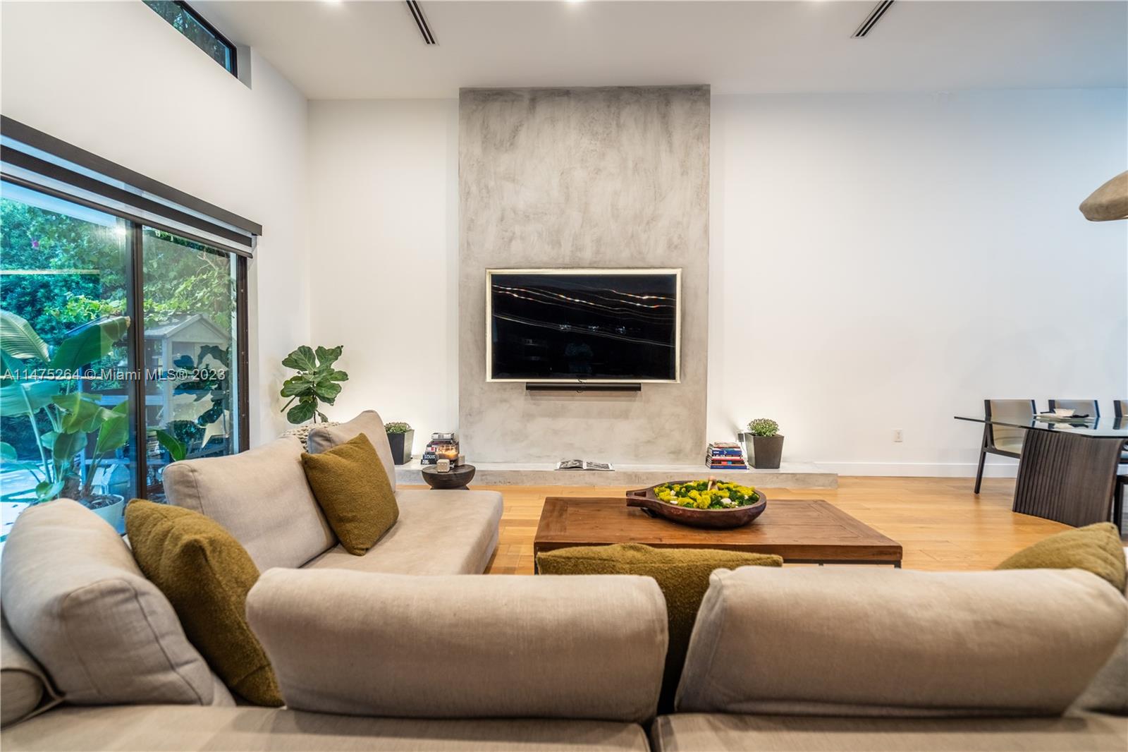SHADOWLAWN EXTENSION SUB - Residential Lease