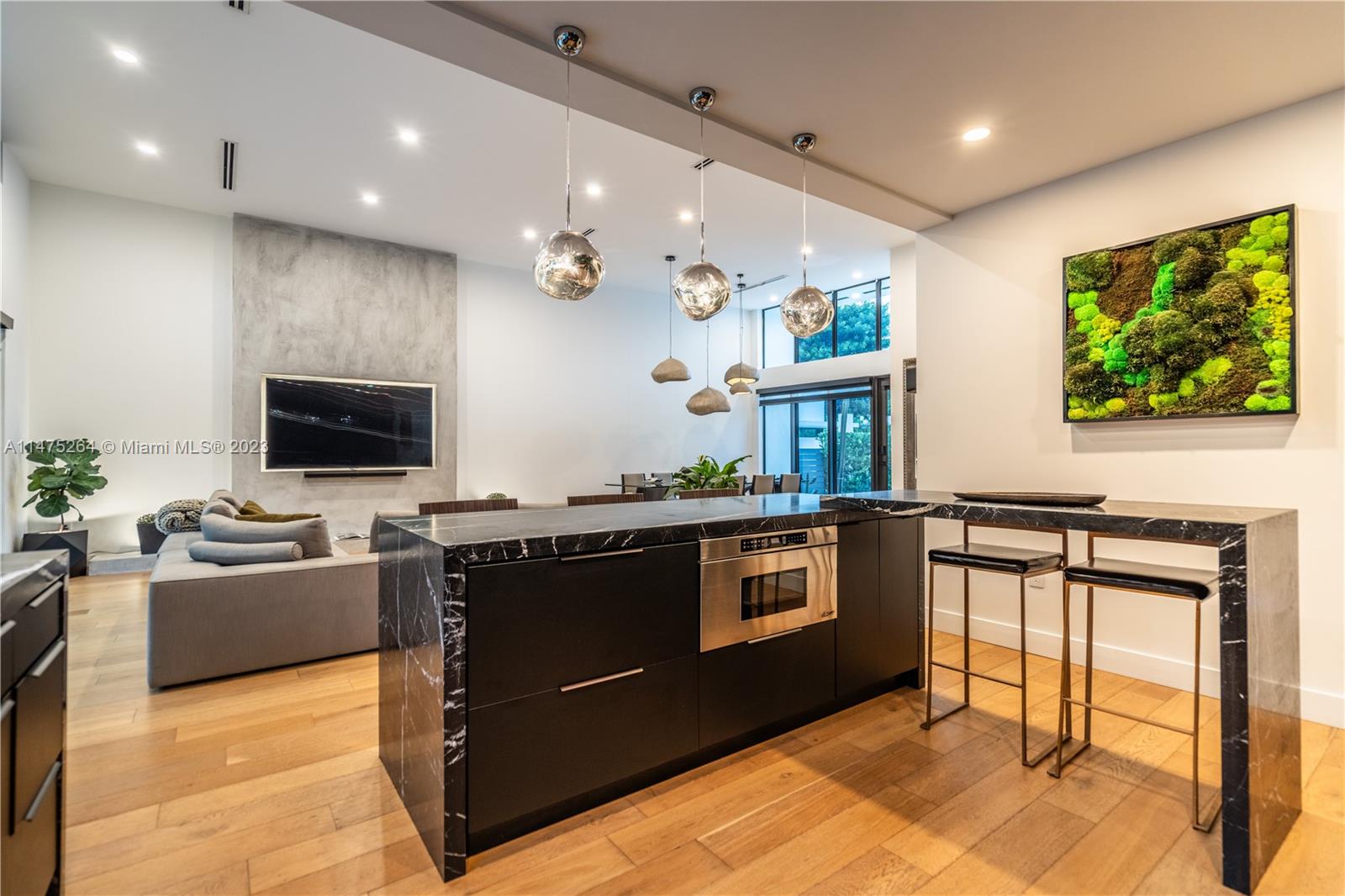 SHADOWLAWN EXTENSION SUB - Residential Lease