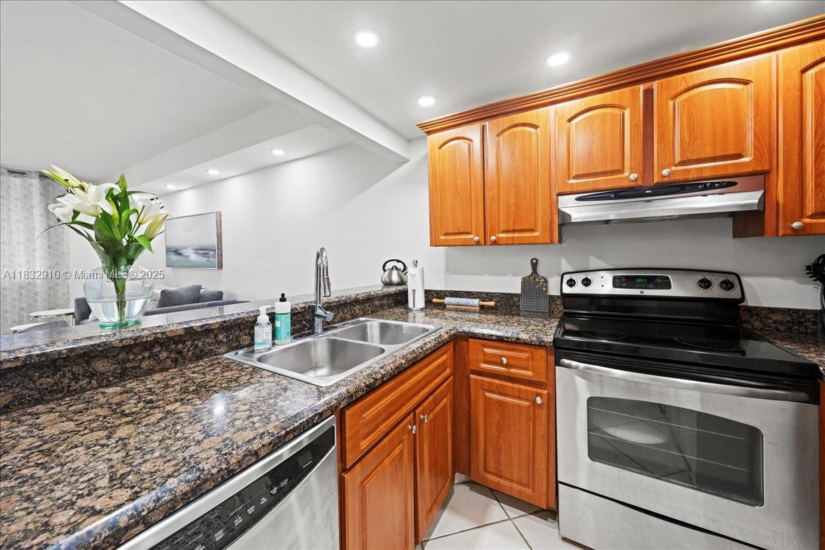 BRICKELL KEY II CONDO - Residential