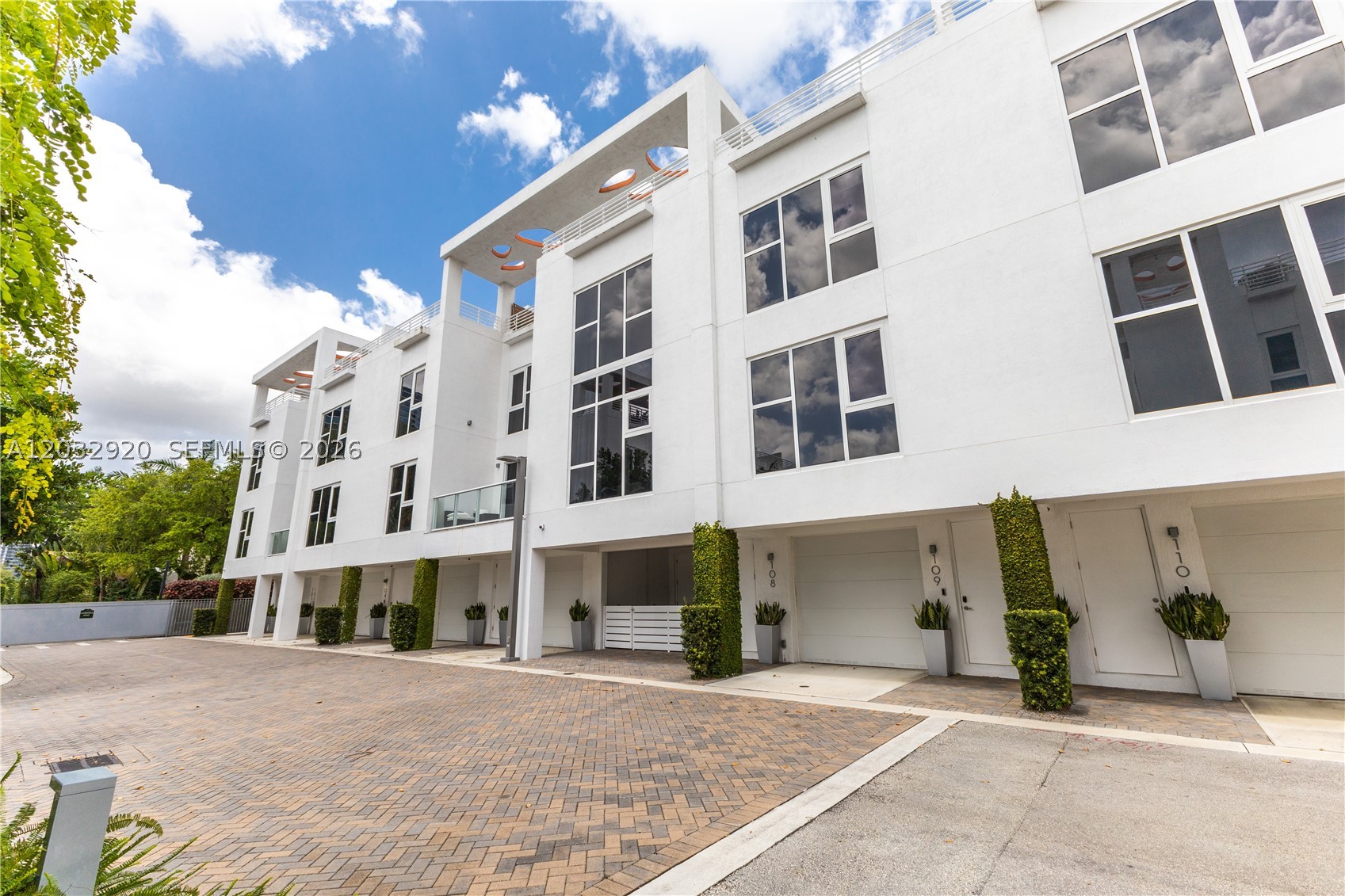 ONE BAY CONDO - Residential