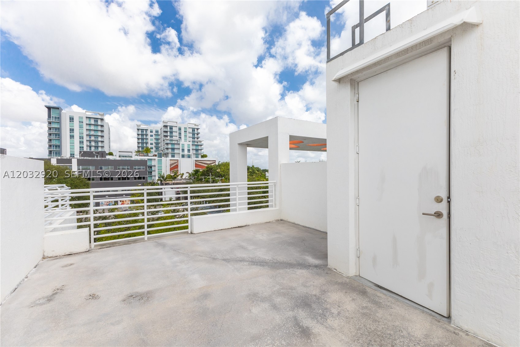 ONE BAY CONDO - Residential