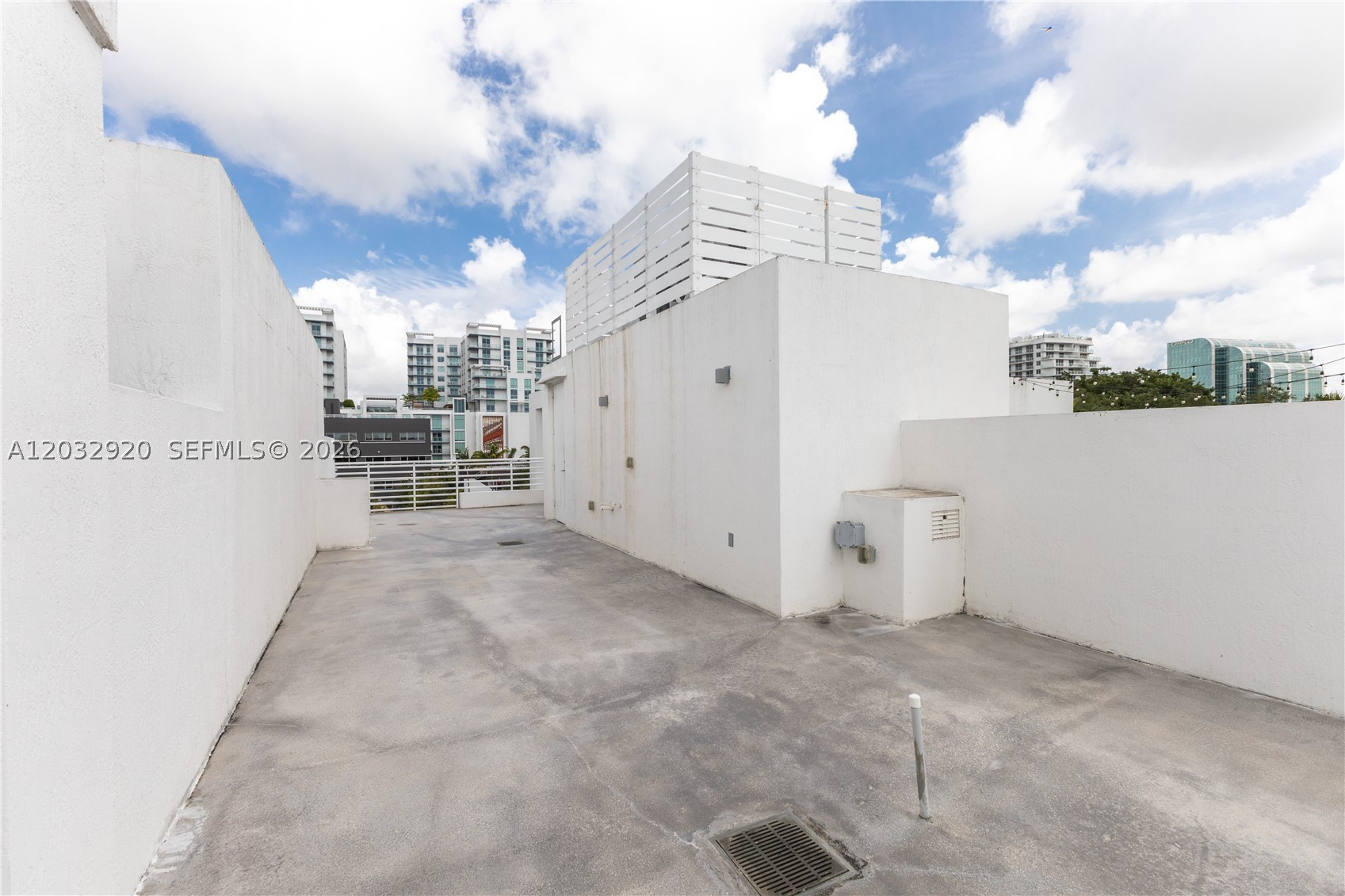 ONE BAY CONDO - Residential