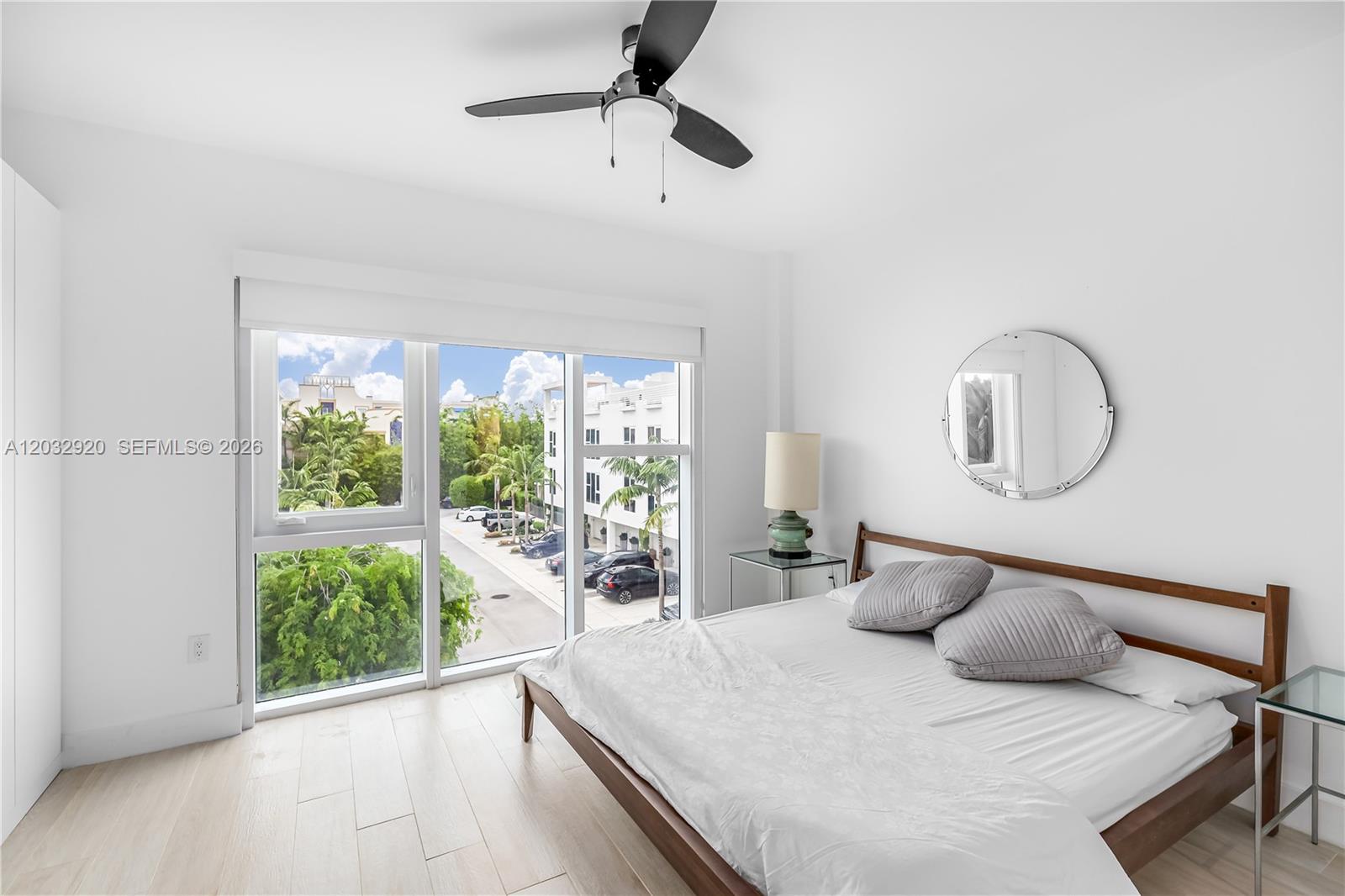 ONE BAY CONDO - Residential