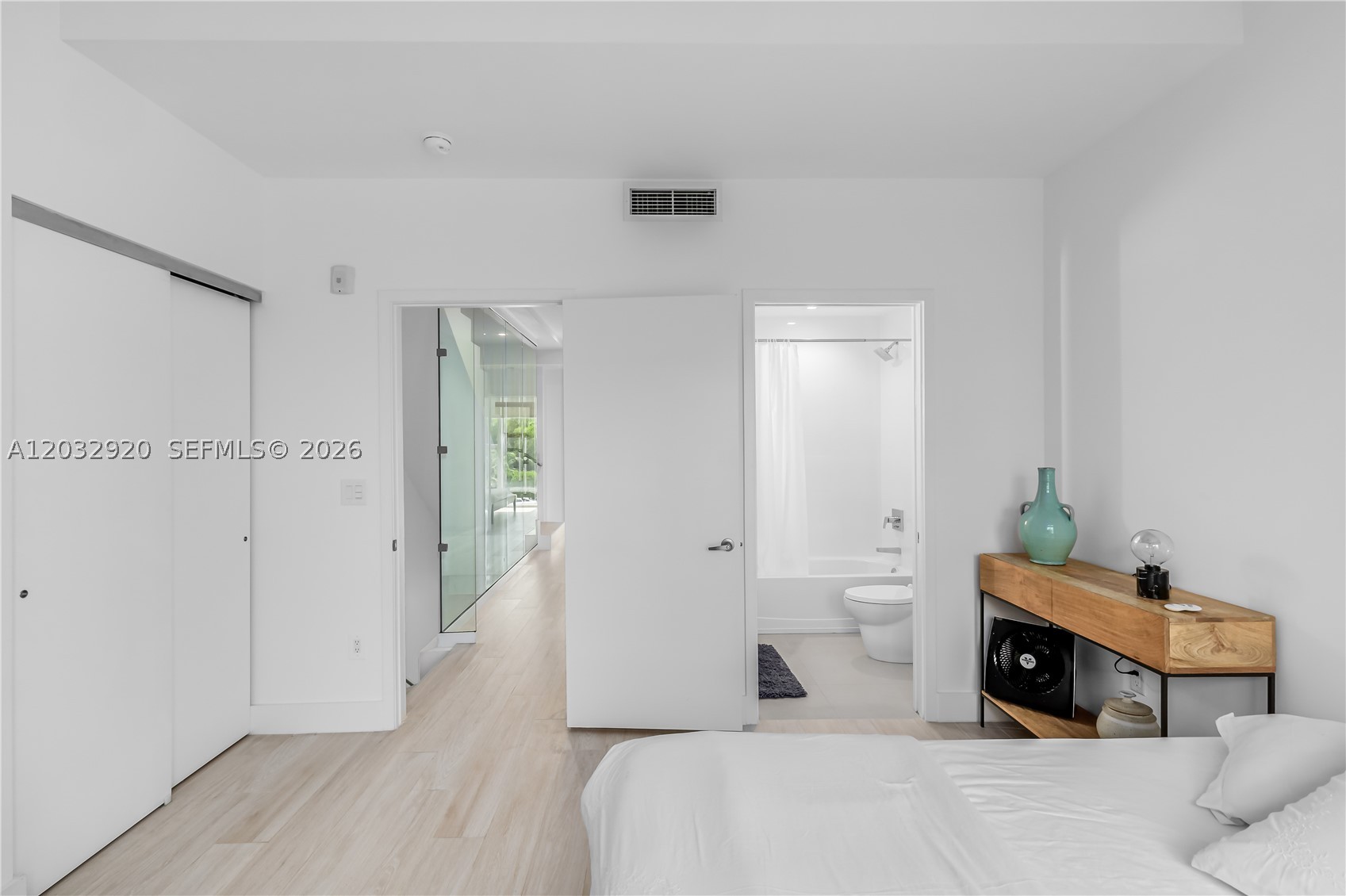 ONE BAY CONDO - Residential