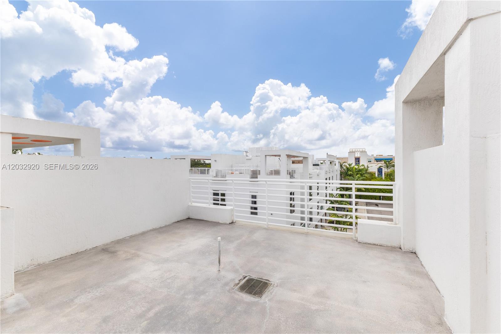 ONE BAY CONDO - Residential