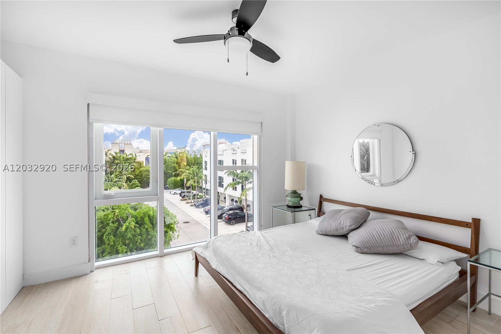 ONE BAY CONDO - Residential