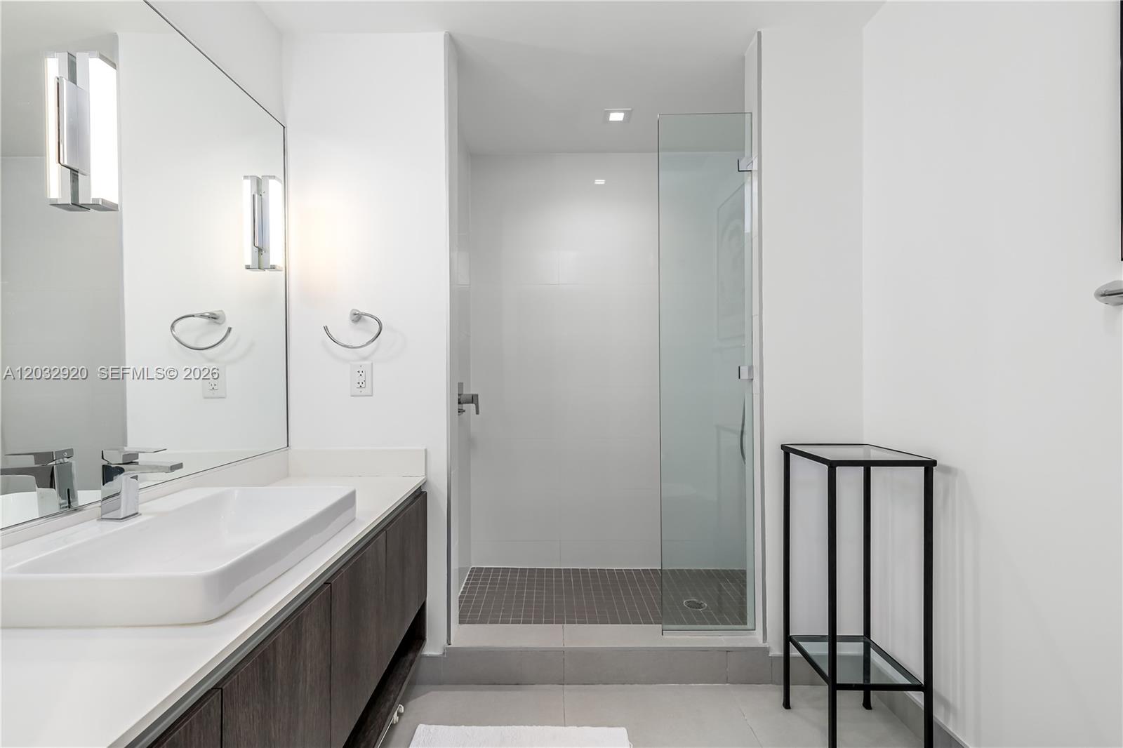 ONE BAY CONDO - Residential