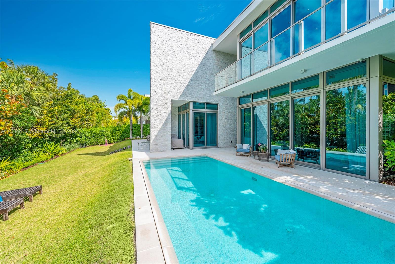 OCEANA KEY BISCAYNE CONDO - Residential