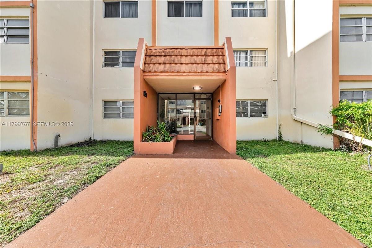 CYPRESS TREE CONDO BLDG 5 - Residential