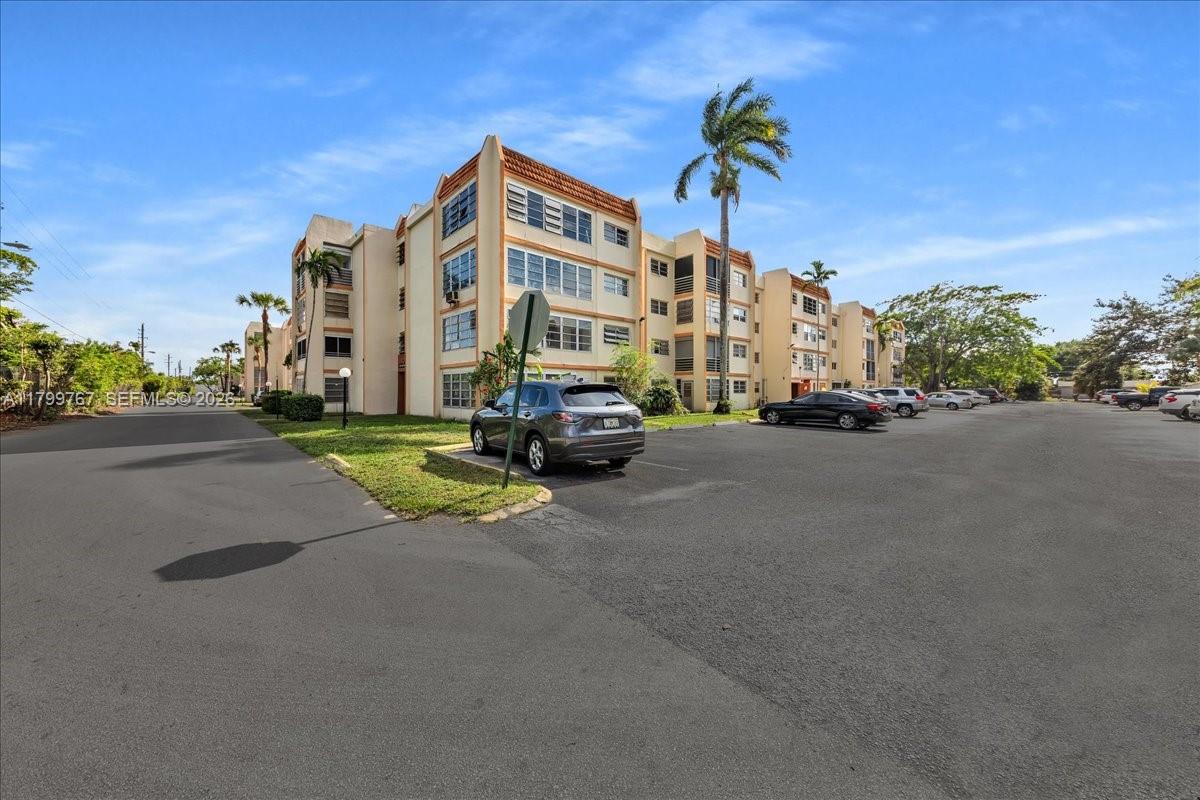 CYPRESS TREE CONDO BLDG 5 - Residential