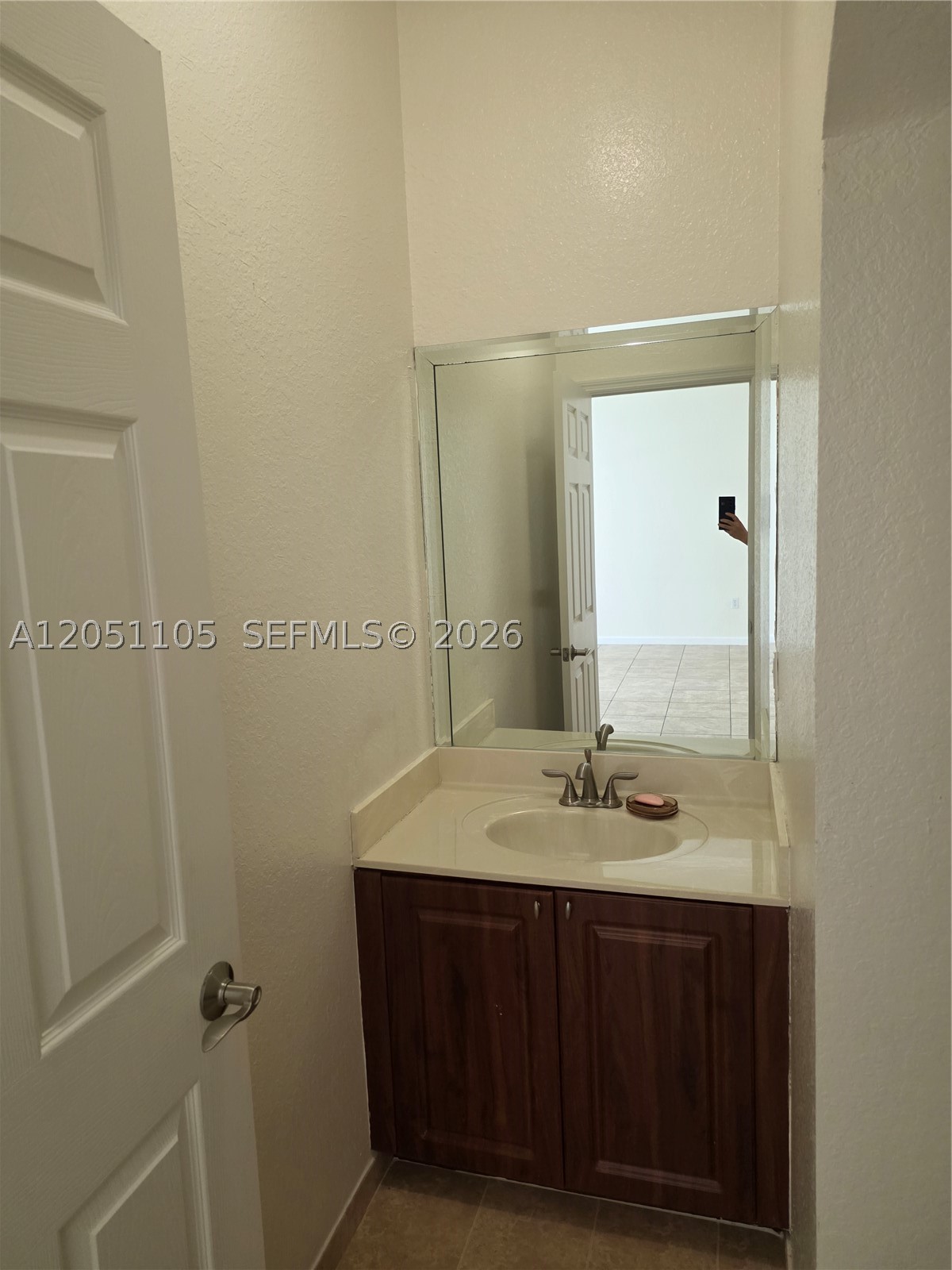 CORAL LAKES KINGDOM - Residential Lease