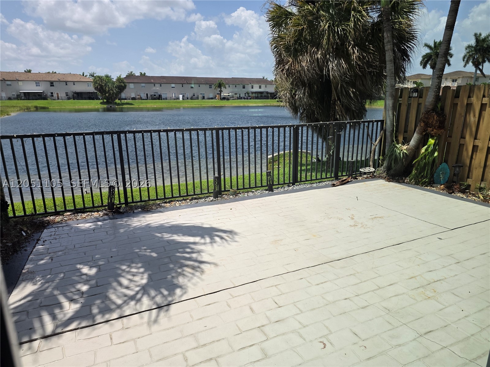 CORAL LAKES KINGDOM - Residential Lease