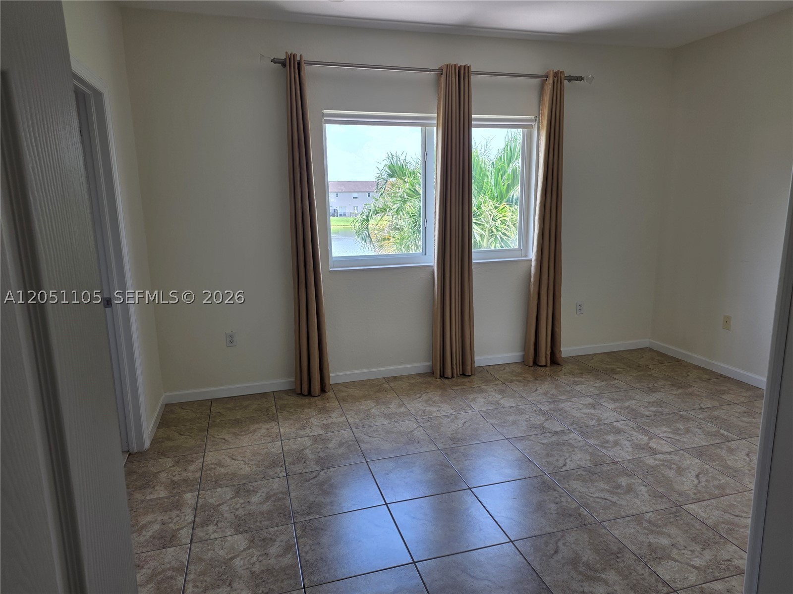 CORAL LAKES KINGDOM - Residential Lease