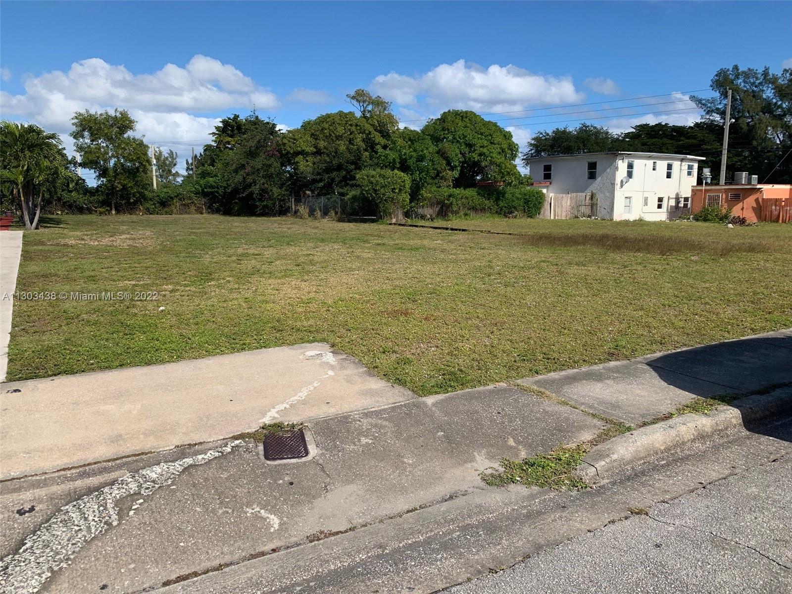 Build your next multi-family property here! Survey of the property is available.