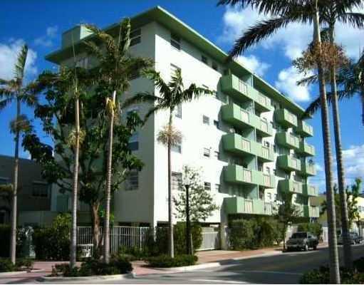 Perfection in SoFi - This totally remodeled condo offers ultra-chic Euro kitchen, lots of storage, easy care white tile, luxurious new bath, washer/dryer in unit. Flooded with light & a million dollar view looking south. Spacious balcony & parking availab le. Small pet O.K. too!