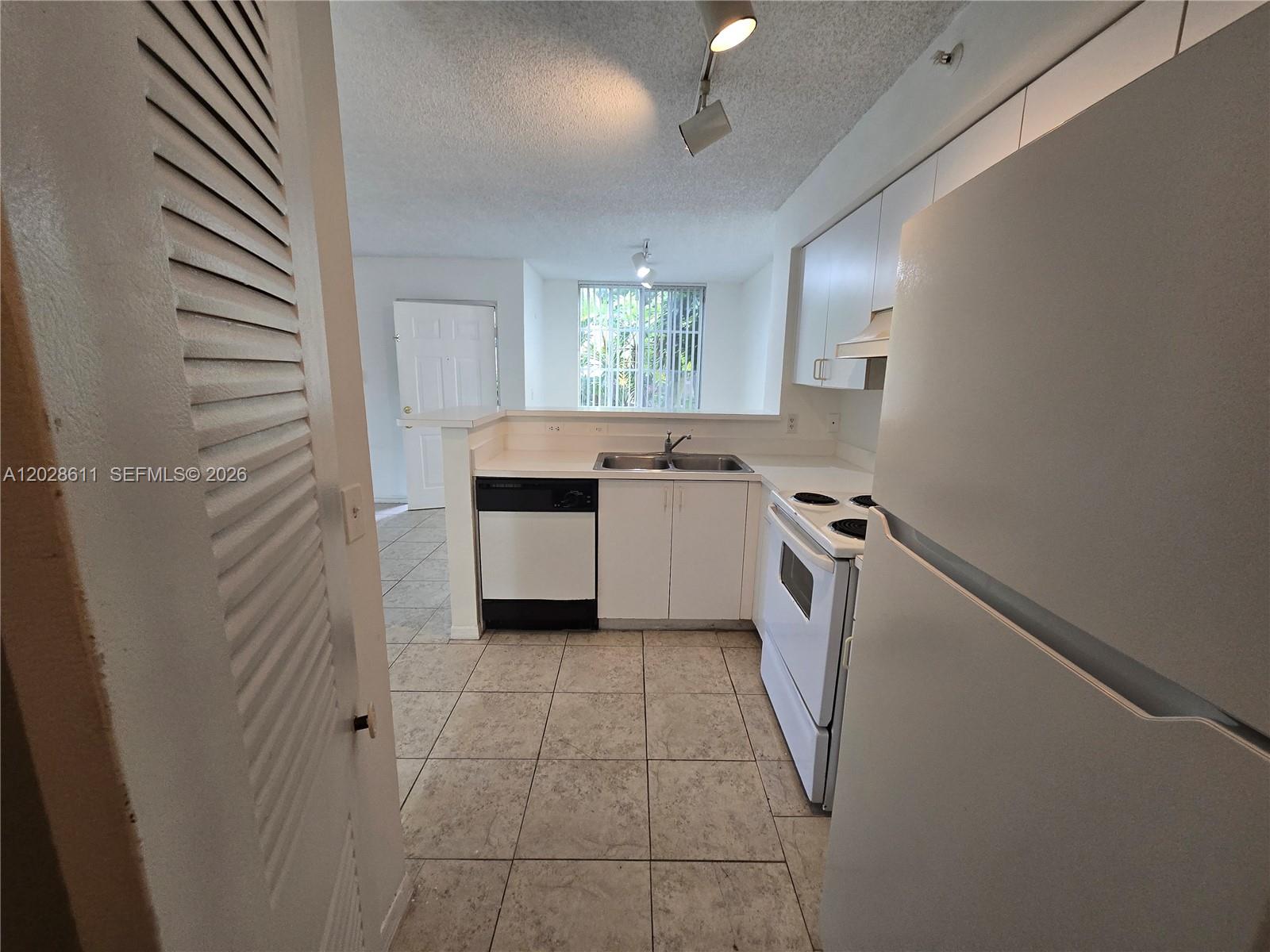 ST ANDREWS CONDO - Residential Lease