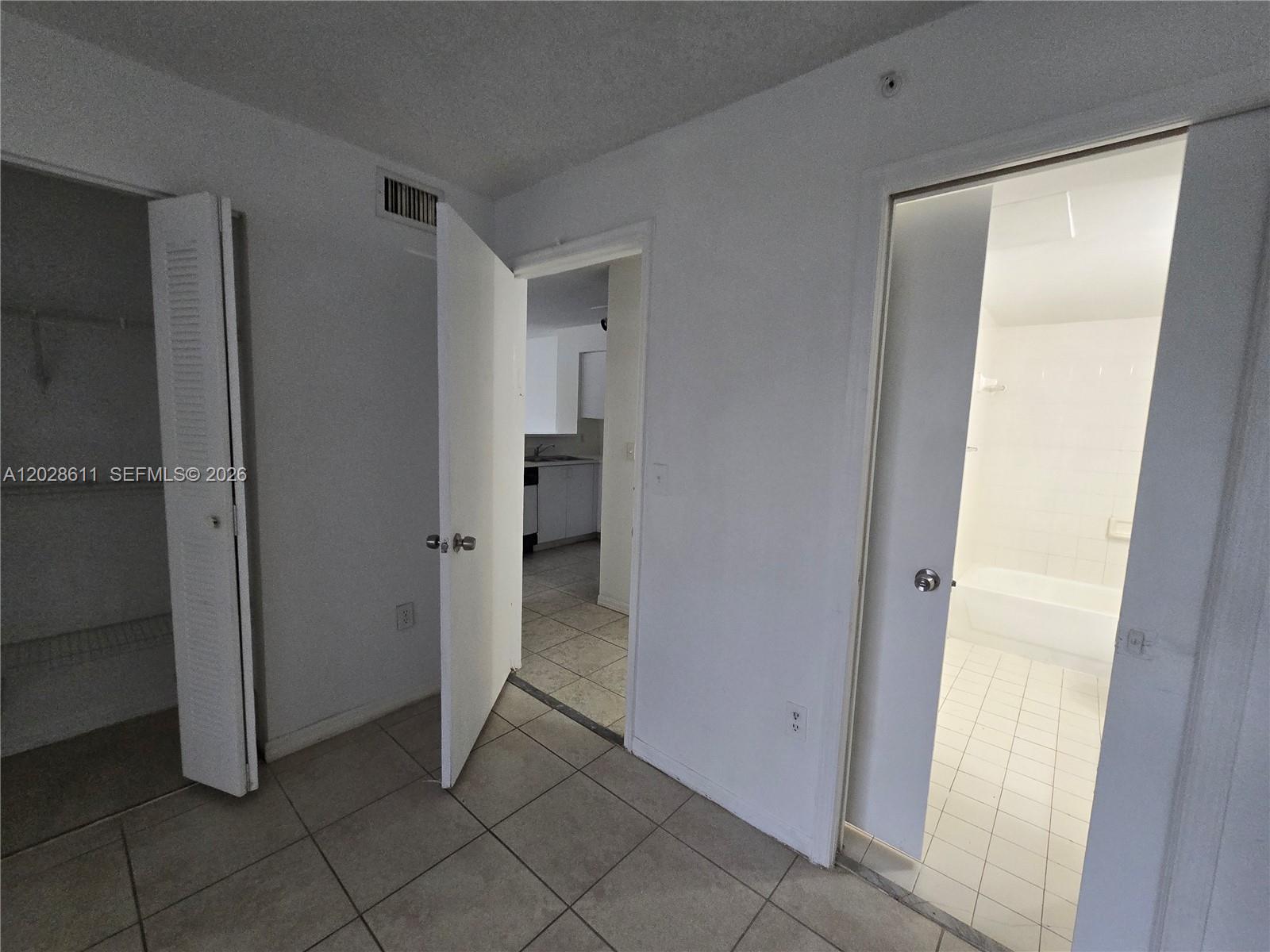 ST ANDREWS CONDO - Residential Lease