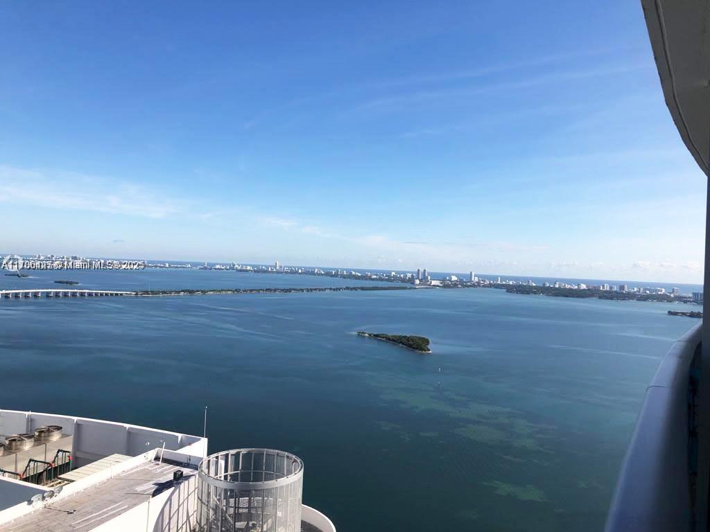 ARIA ON THE BAY CONDO - Residential