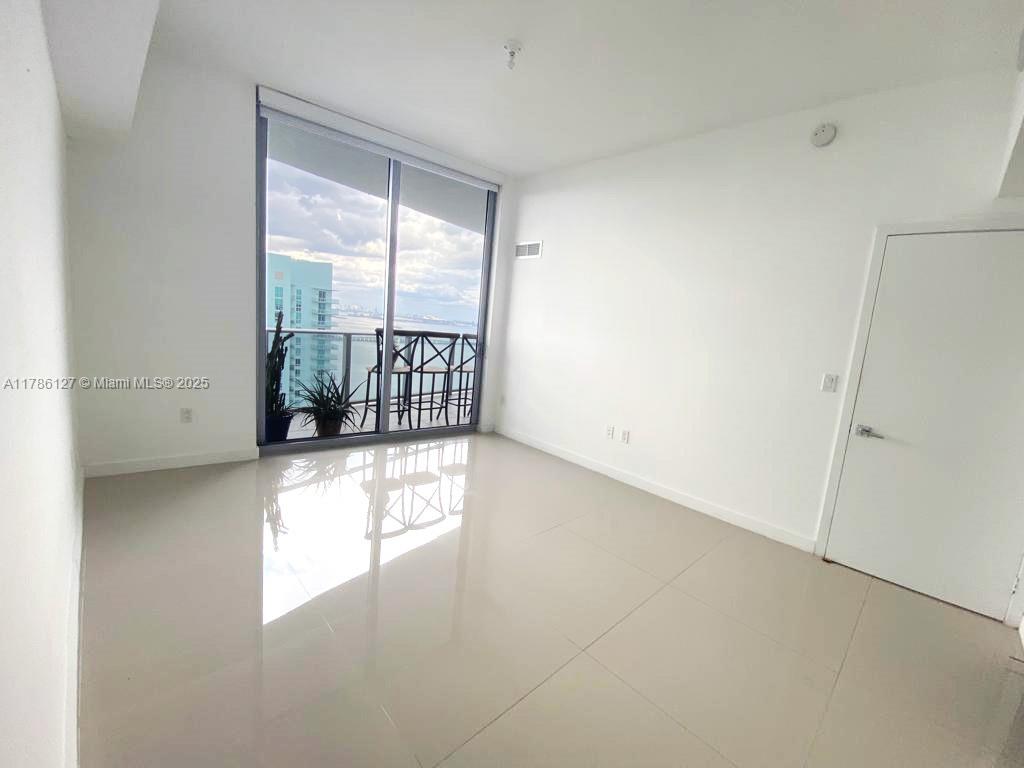 ARIA ON THE BAY CONDO - Residential