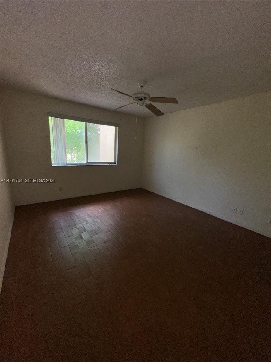 WINDWARD LAKES CONDO - Residential