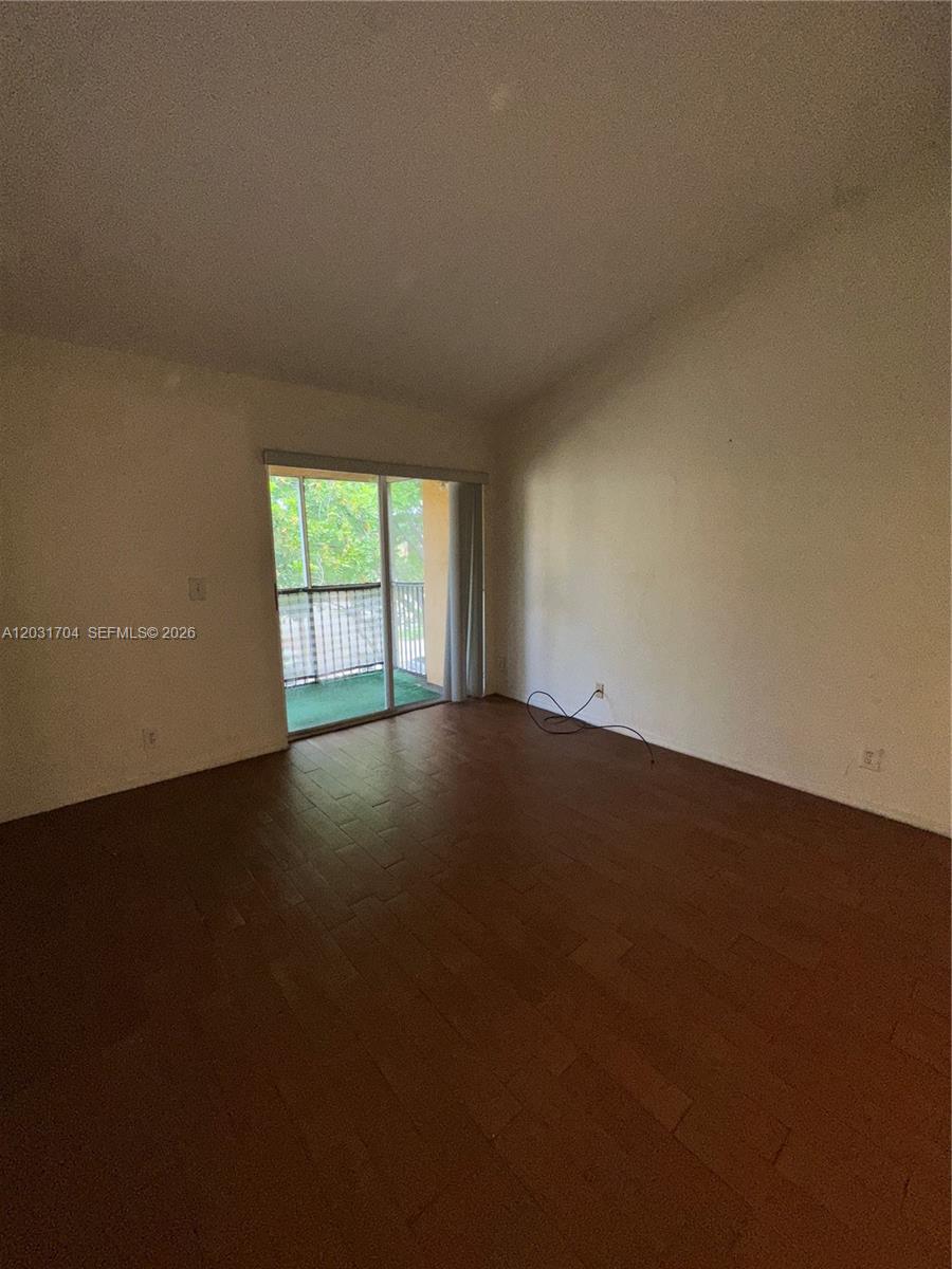 WINDWARD LAKES CONDO - Residential
