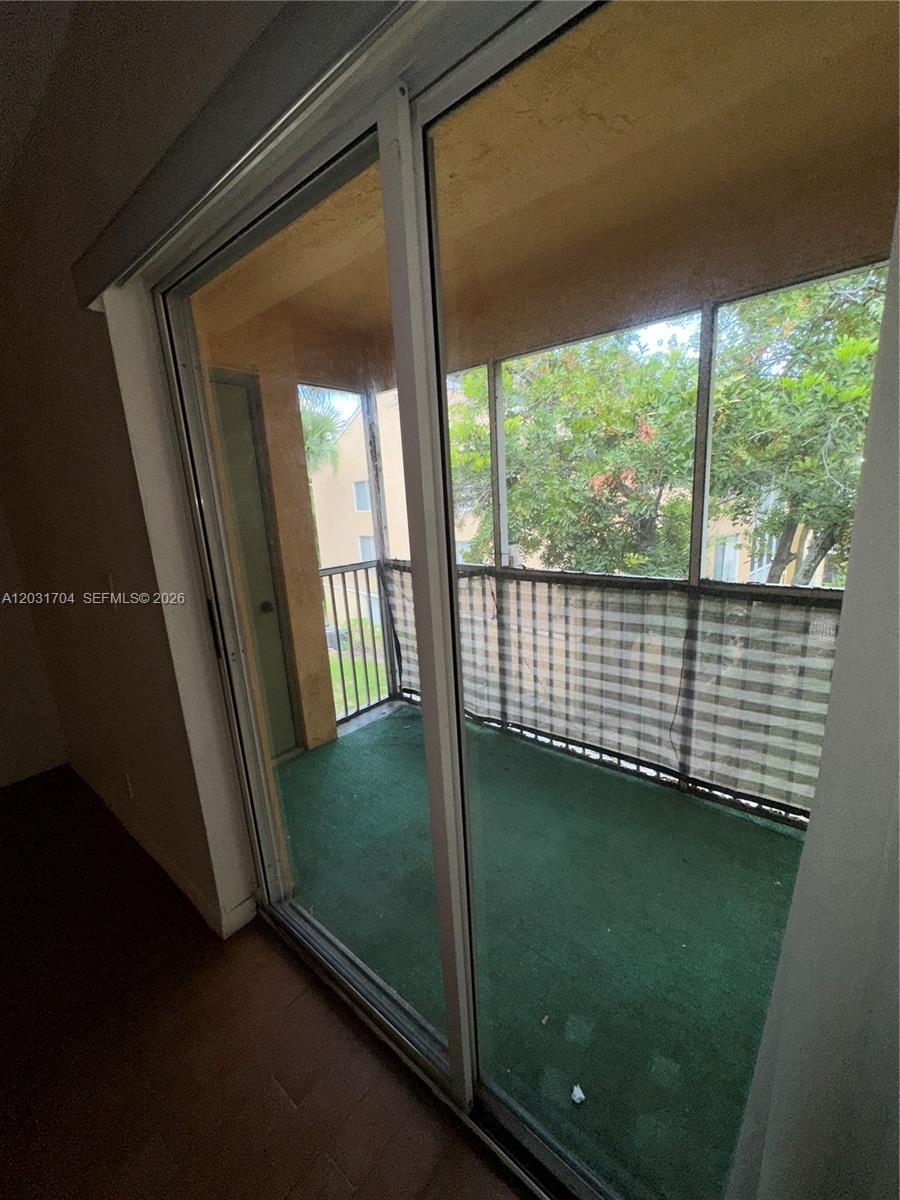 WINDWARD LAKES CONDO - Residential