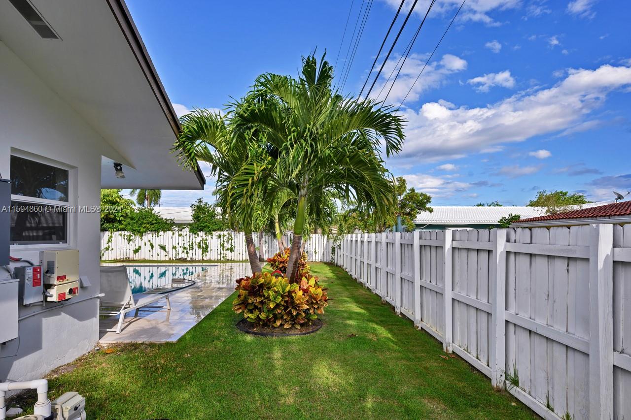 CORAL RIDGE ISLES - Residential