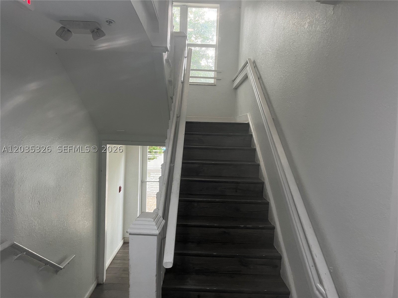 OHIO APARTMENT BLDG CONDO - Residential Lease