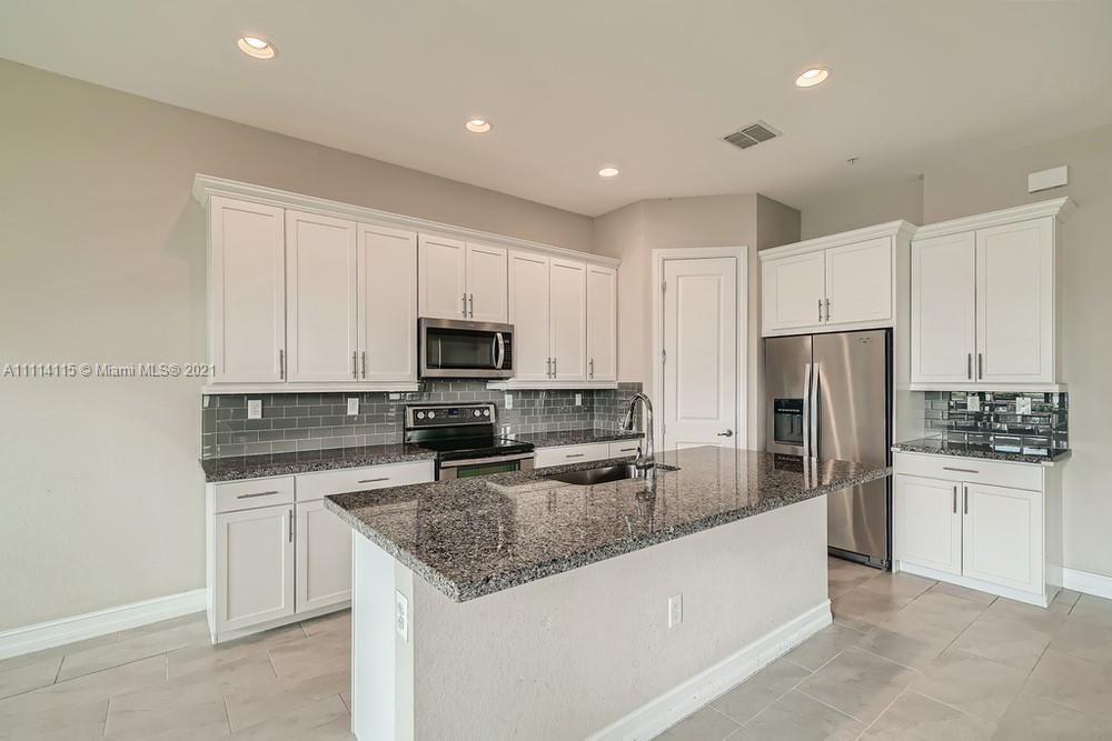 Pembroke Lakes South 119-1 - Residential
