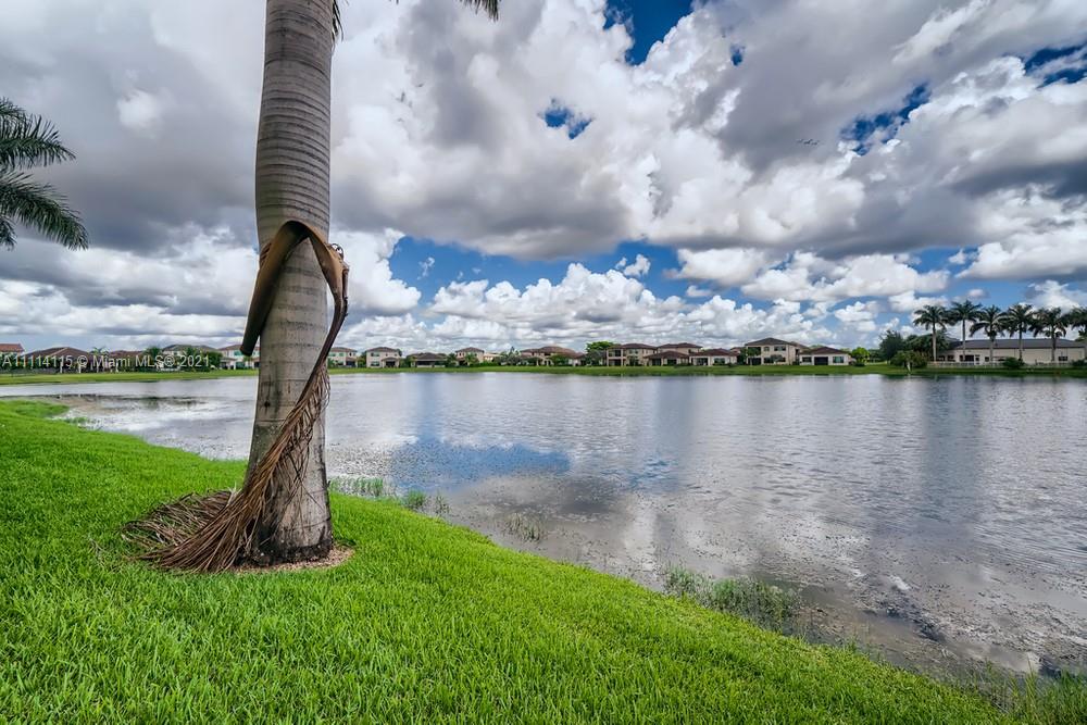 Pembroke Lakes South 119-1 - Residential