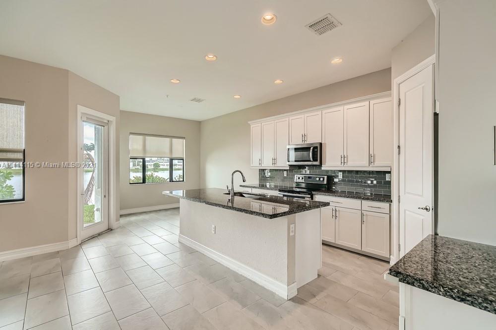 Pembroke Lakes South 119-1 - Residential