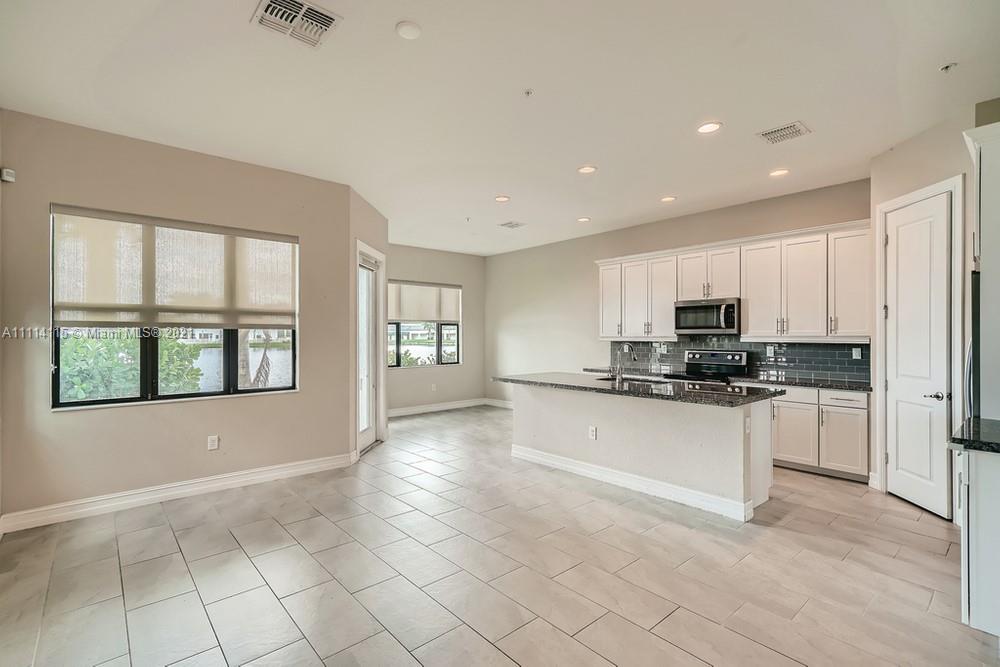 Pembroke Lakes South 119-1 - Residential