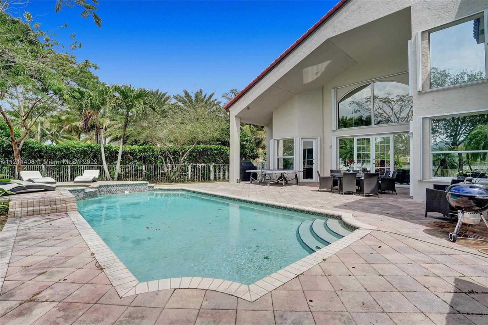 SUNSET LAKES PLAT THREE - Residential Lease