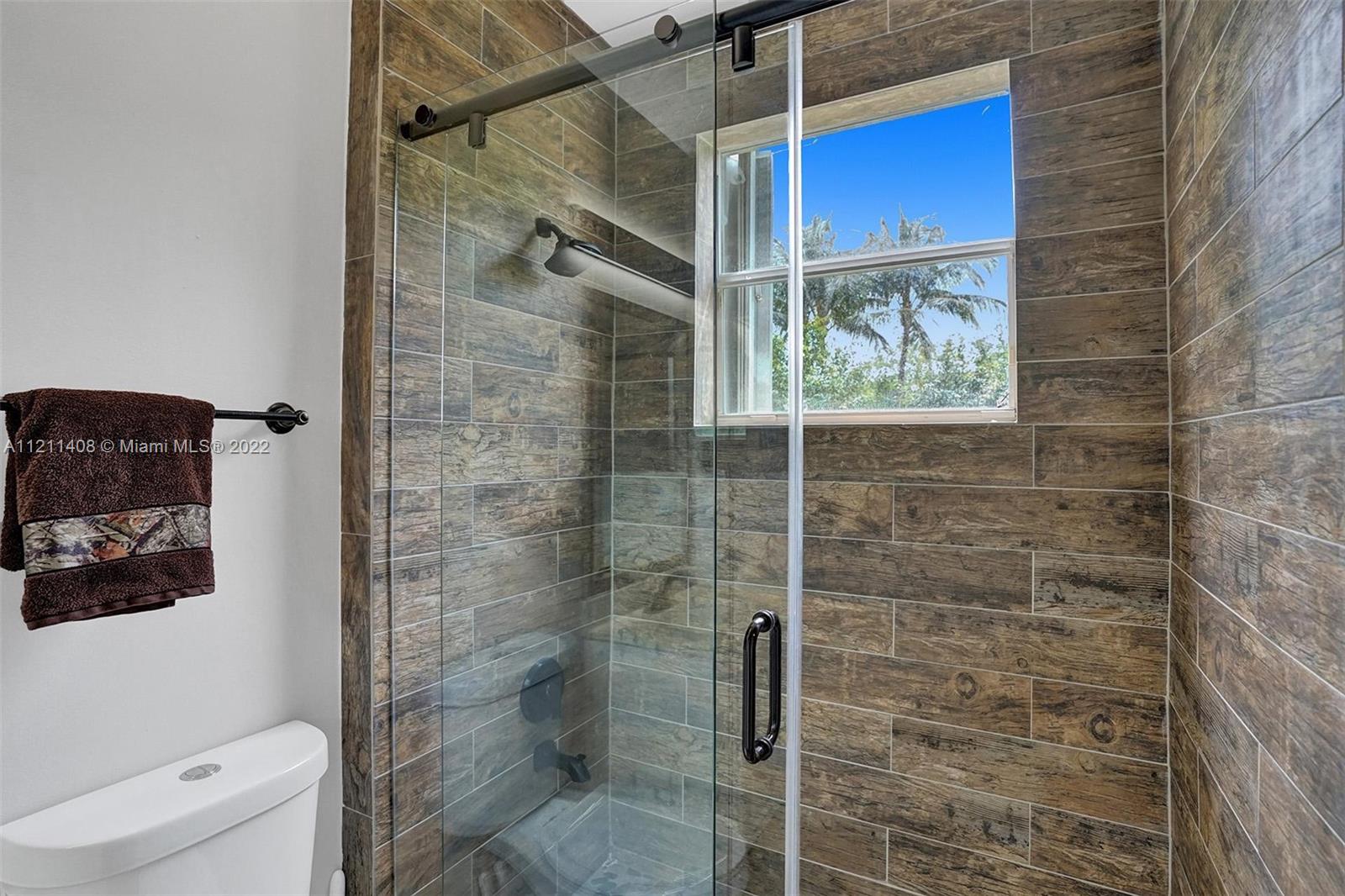 SUNSET LAKES PLAT THREE - Residential Lease