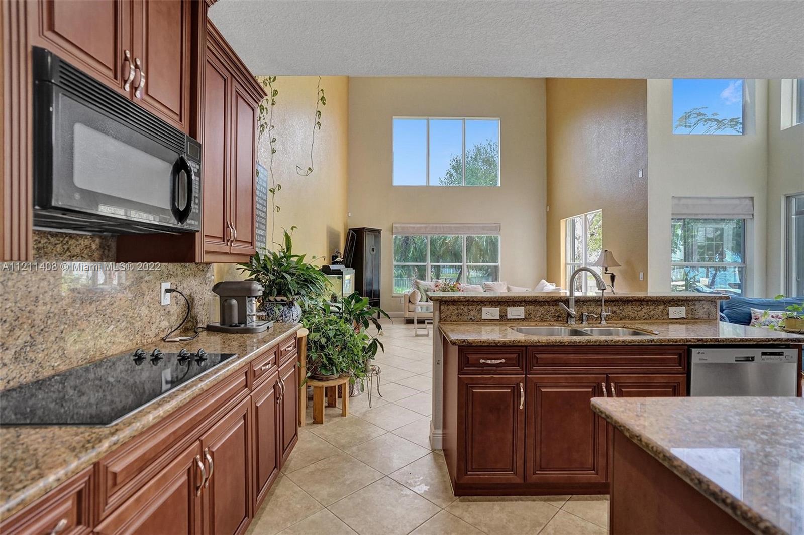 SUNSET LAKES PLAT THREE - Residential Lease