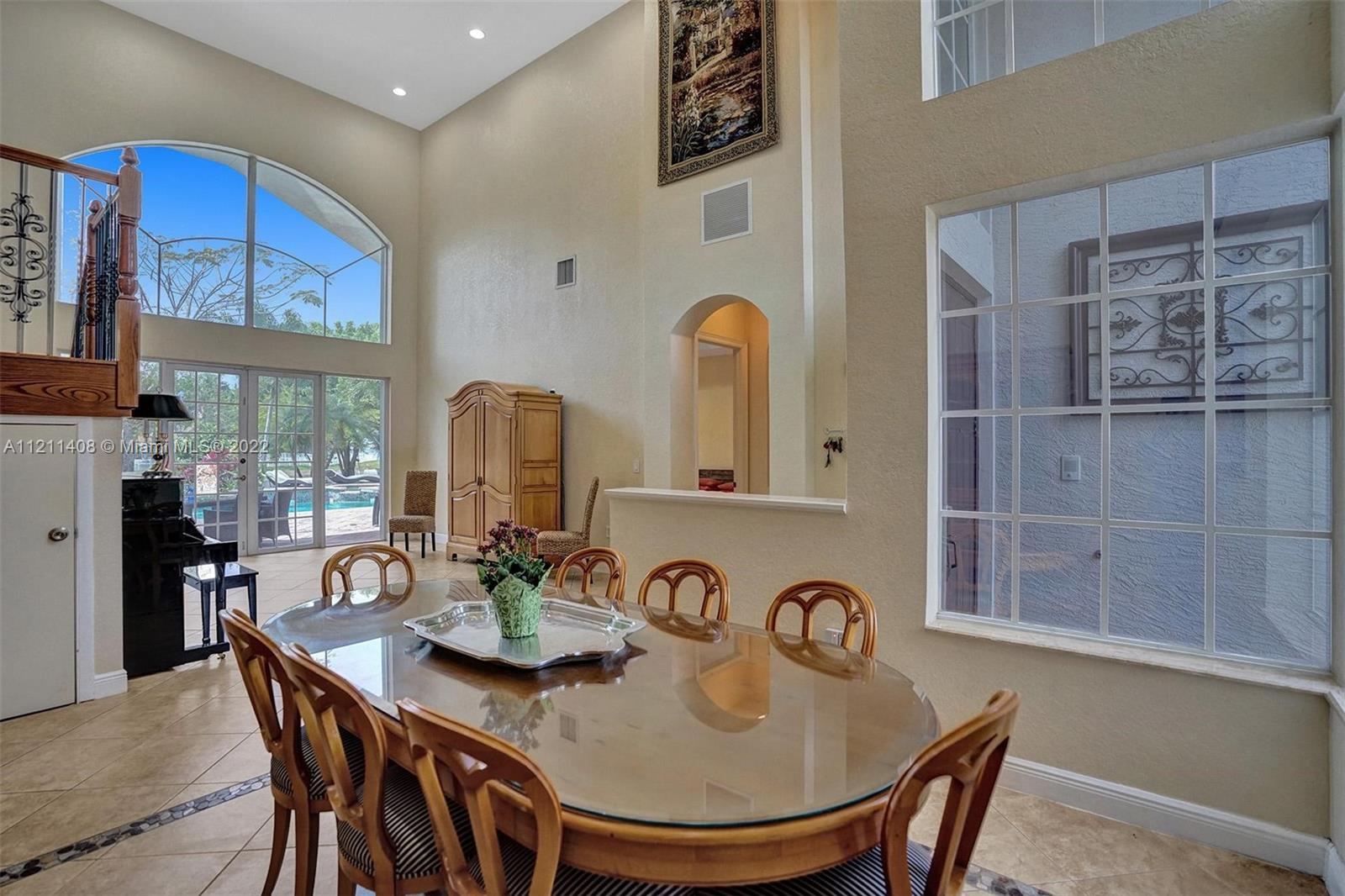 SUNSET LAKES PLAT THREE - Residential Lease
