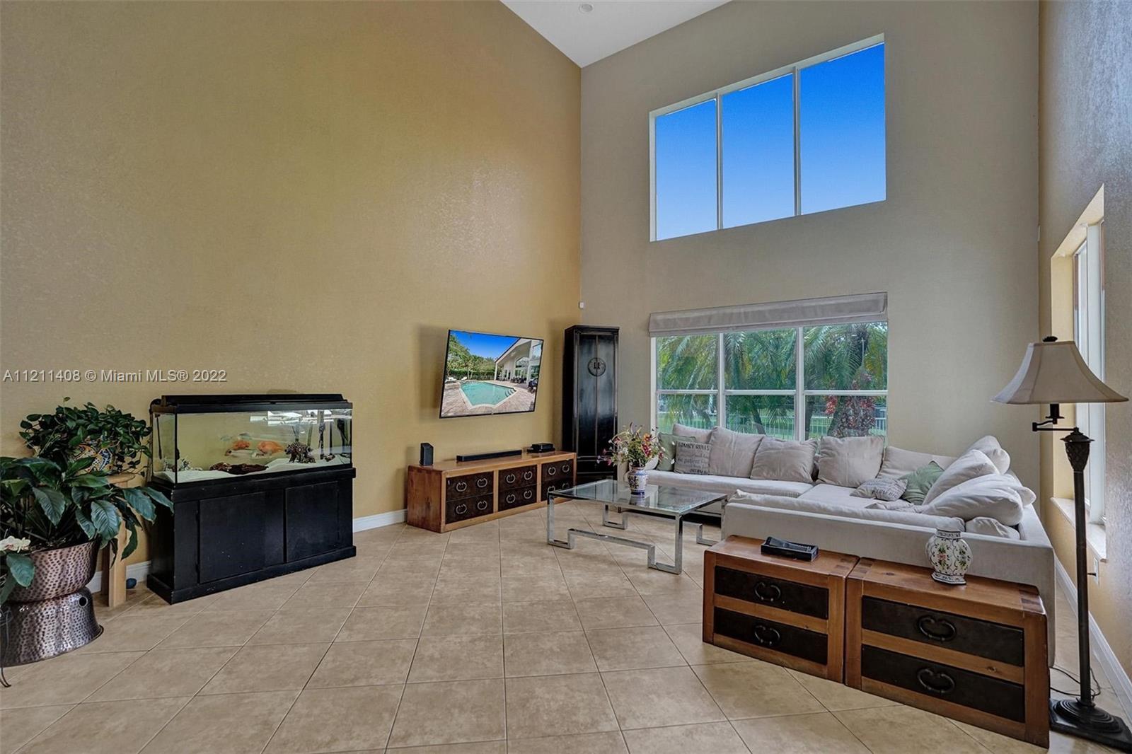 SUNSET LAKES PLAT THREE - Residential Lease
