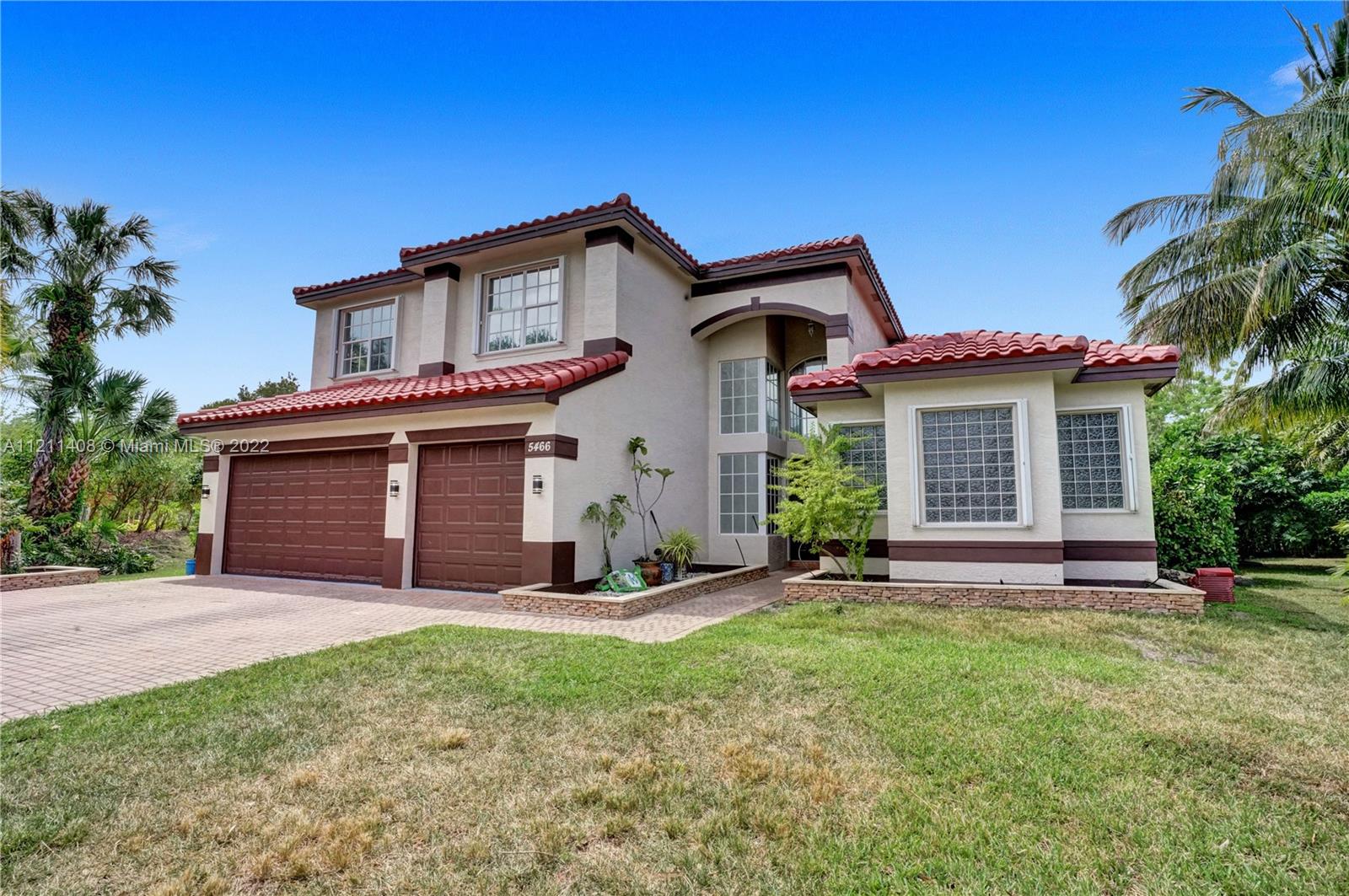 SUNSET LAKES PLAT THREE - Residential Lease