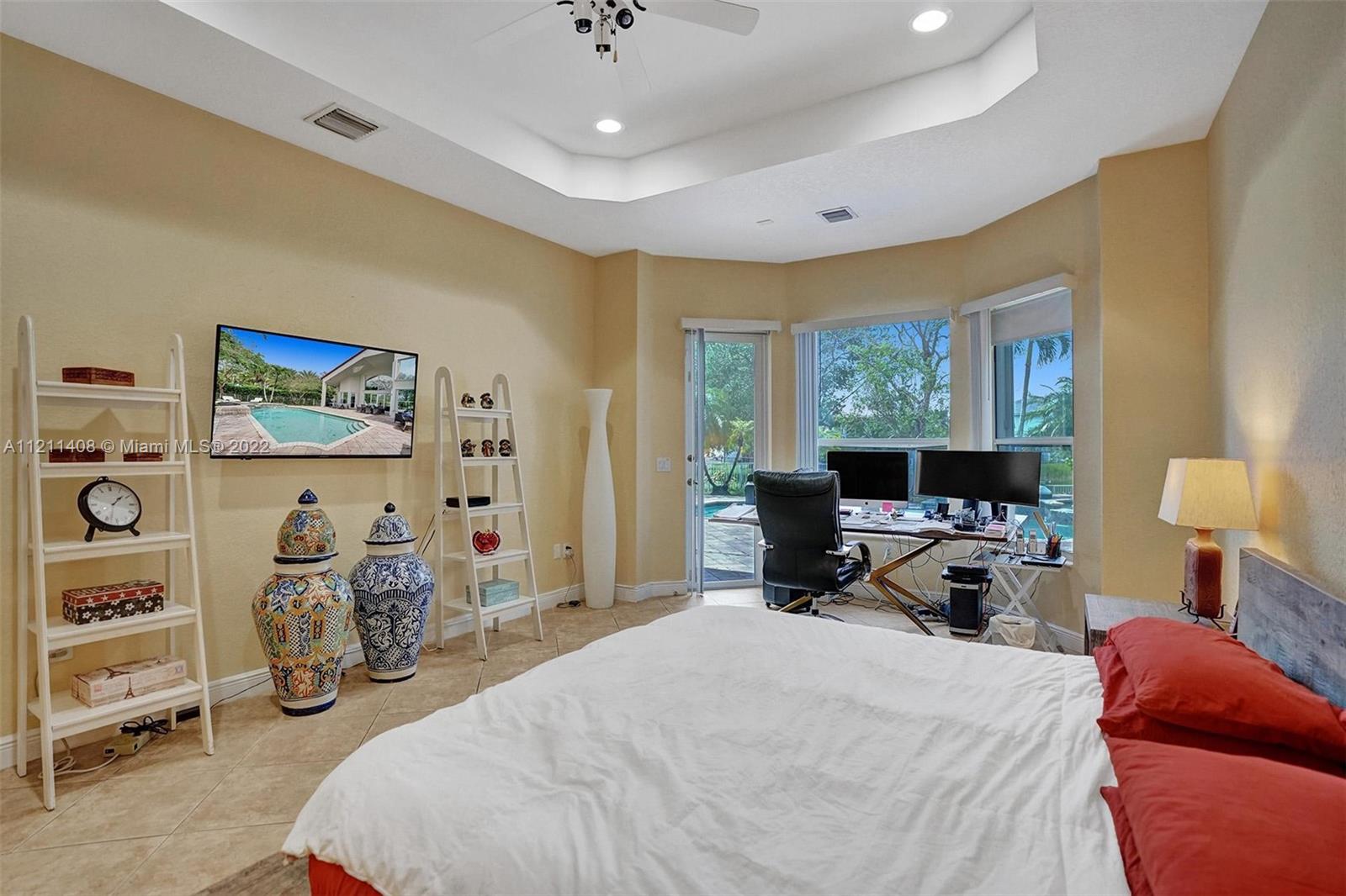 SUNSET LAKES PLAT THREE - Residential Lease