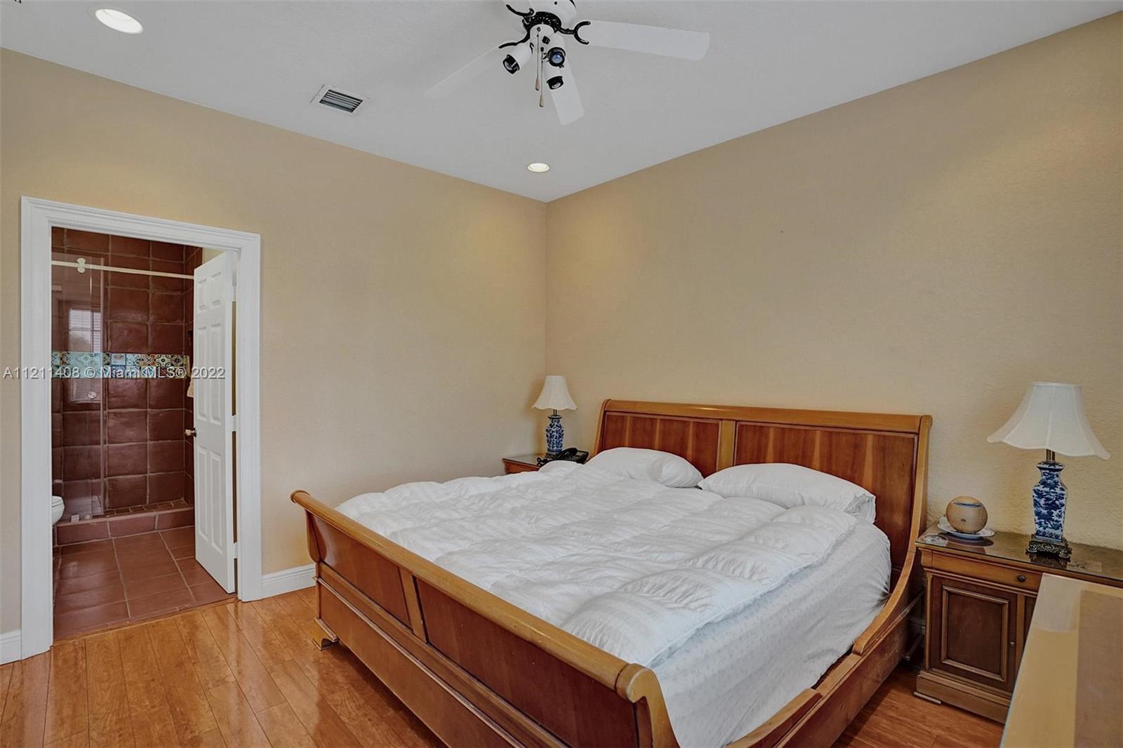 SUNSET LAKES PLAT THREE - Residential Lease