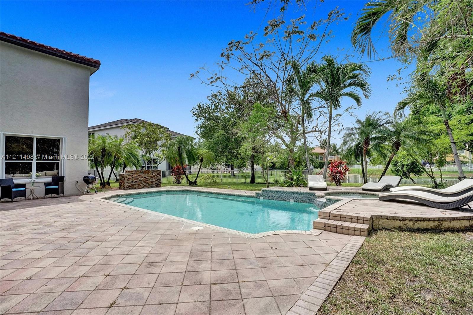 SUNSET LAKES PLAT THREE - Residential Lease