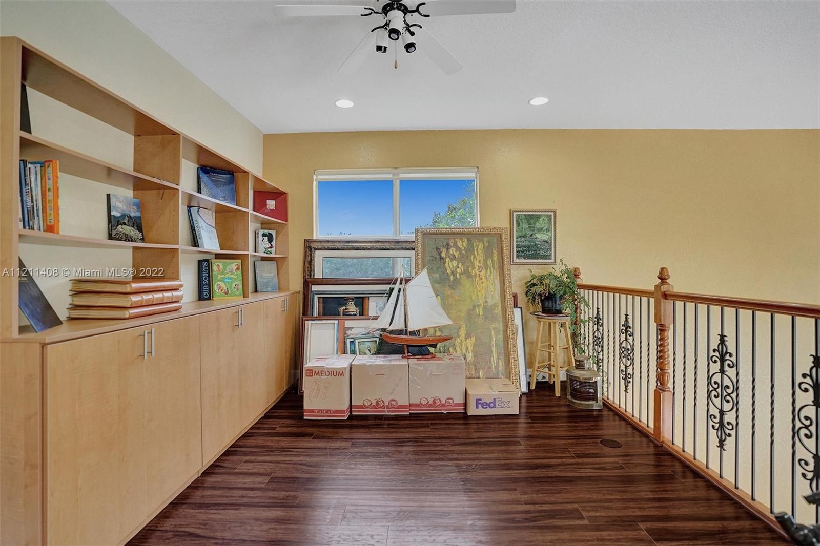 SUNSET LAKES PLAT THREE - Residential Lease