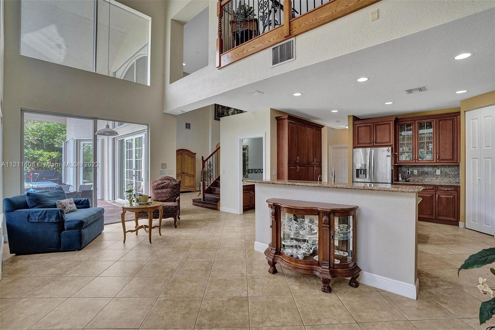 SUNSET LAKES PLAT THREE - Residential Lease