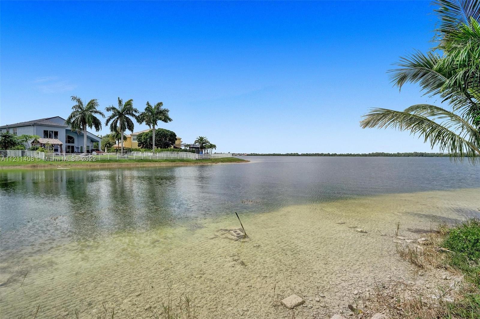 SUNSET LAKES PLAT THREE - Residential Lease