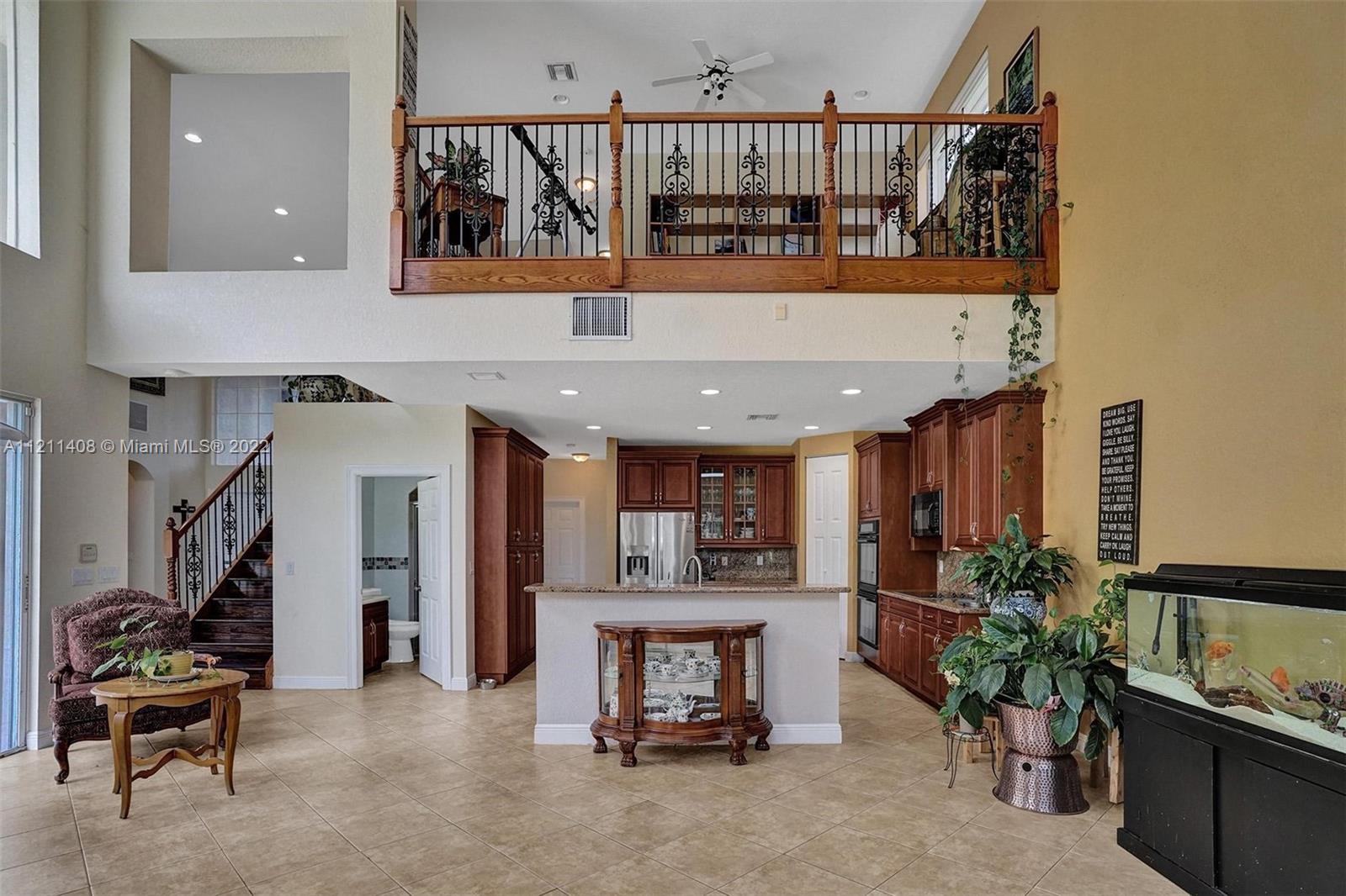 SUNSET LAKES PLAT THREE - Residential Lease