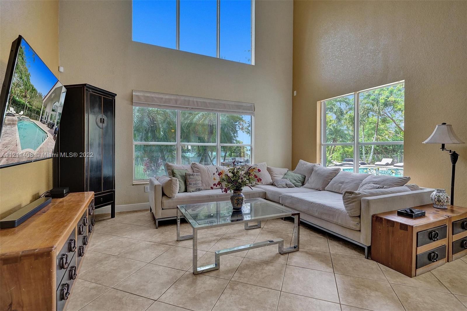 SUNSET LAKES PLAT THREE - Residential Lease